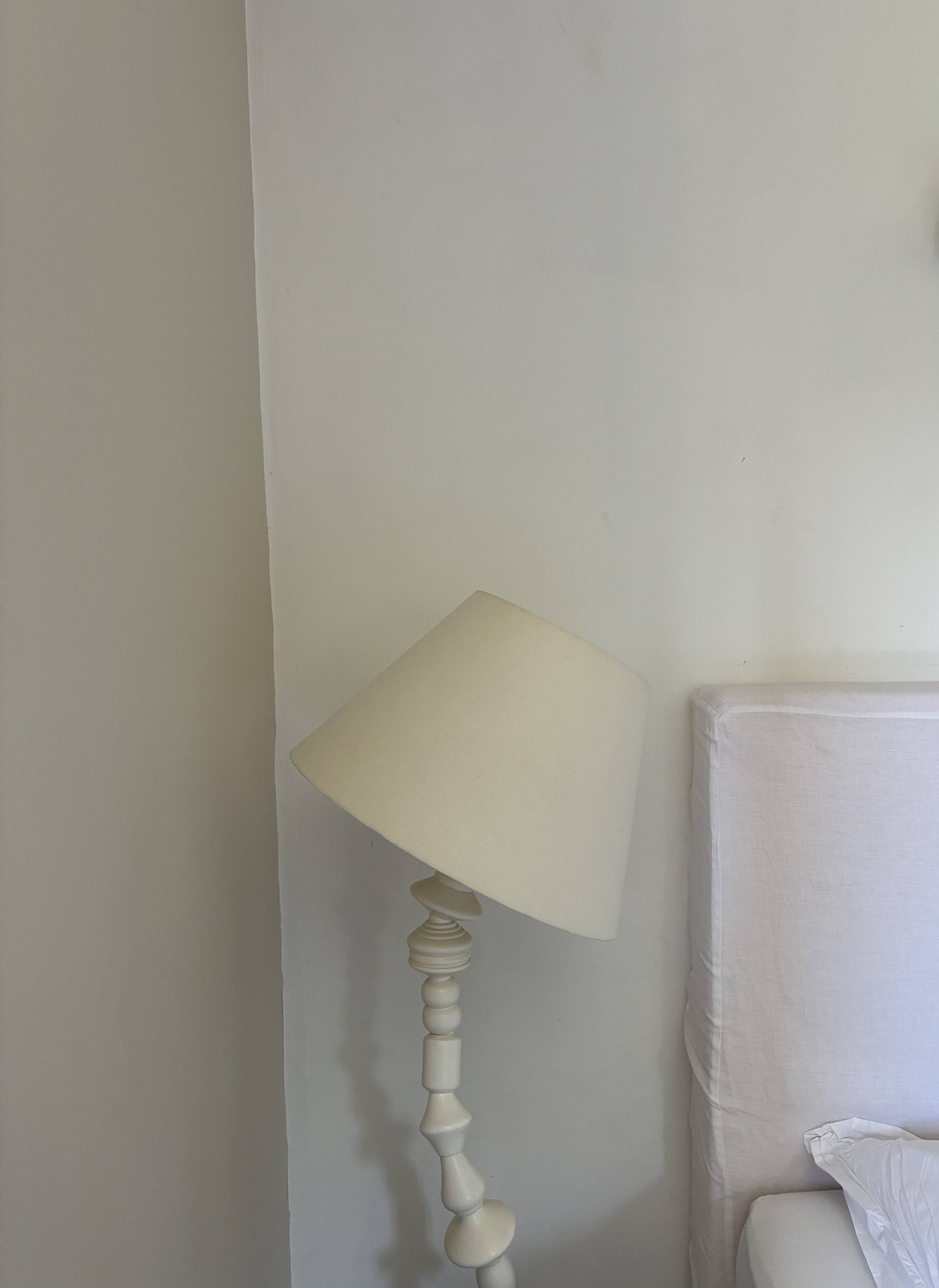 Front design painted solid wood floor lamp