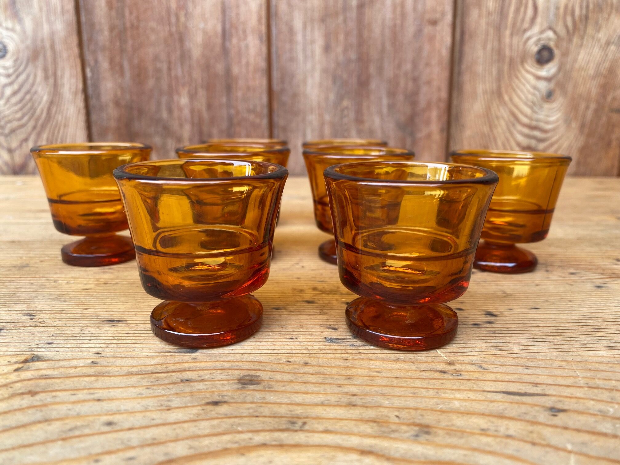 Set of 8 shells in amber glass duralex