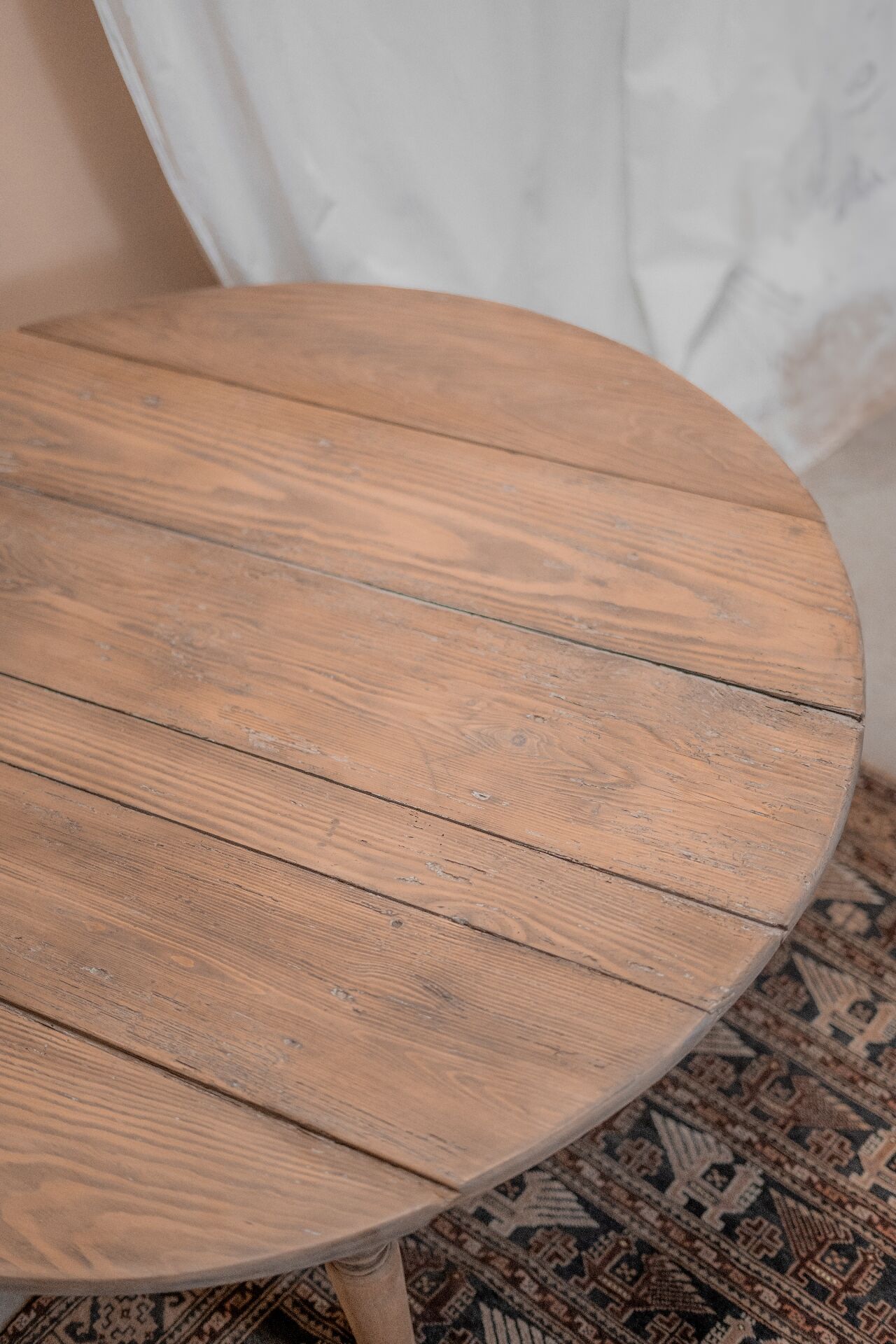 Round coffee table