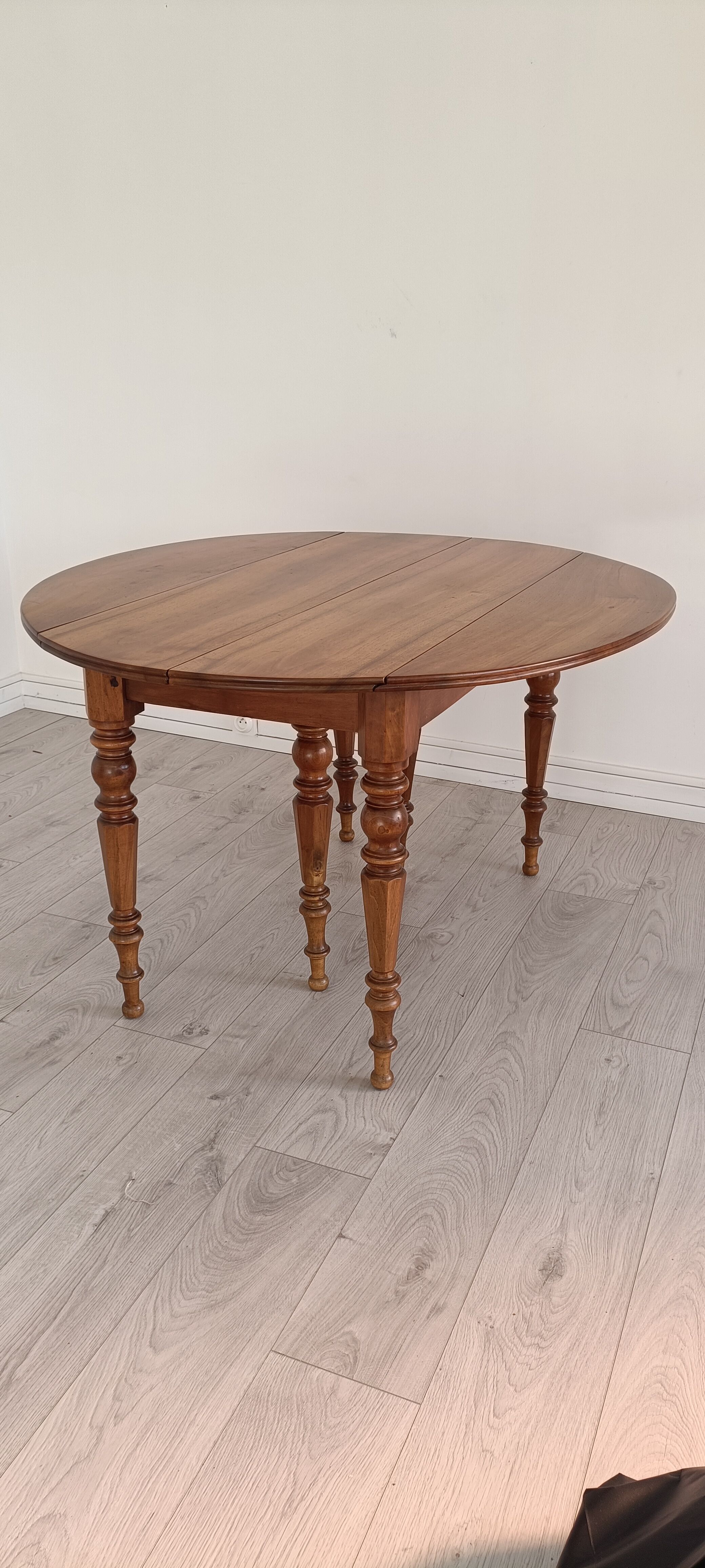 Table Louis Philipe old walnut 6 legs