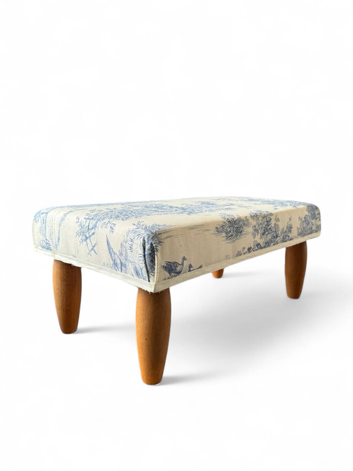 Petit banc repose pieds toile de Jouy