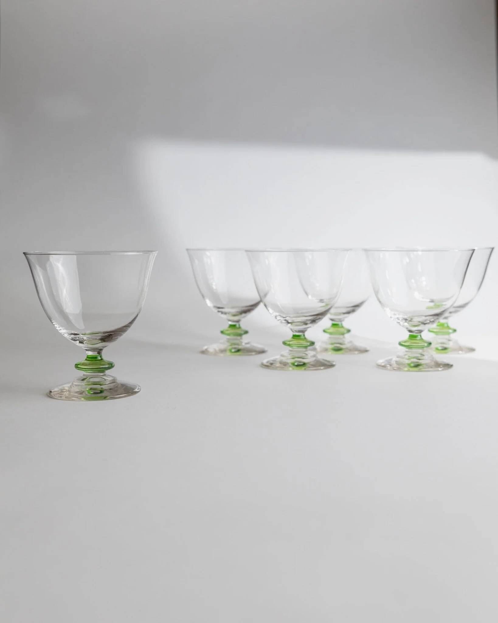 Ensemble de 6 verres à cocktail en verre de Murano vert vintage : verres à tige à bulles, années 1970, style italien du milieu du siècle.