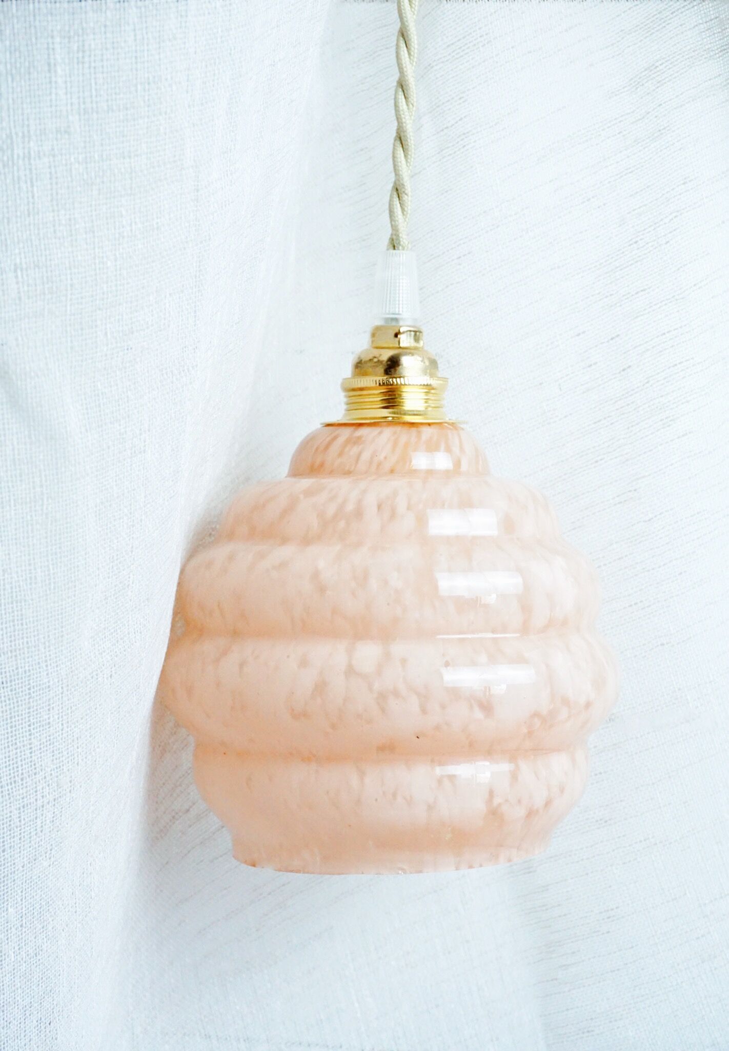 Suspension baladeuse verre de Clichy pink vintage