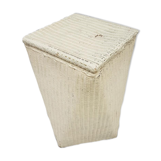 Lloyd Loom white diamond-shaped chest