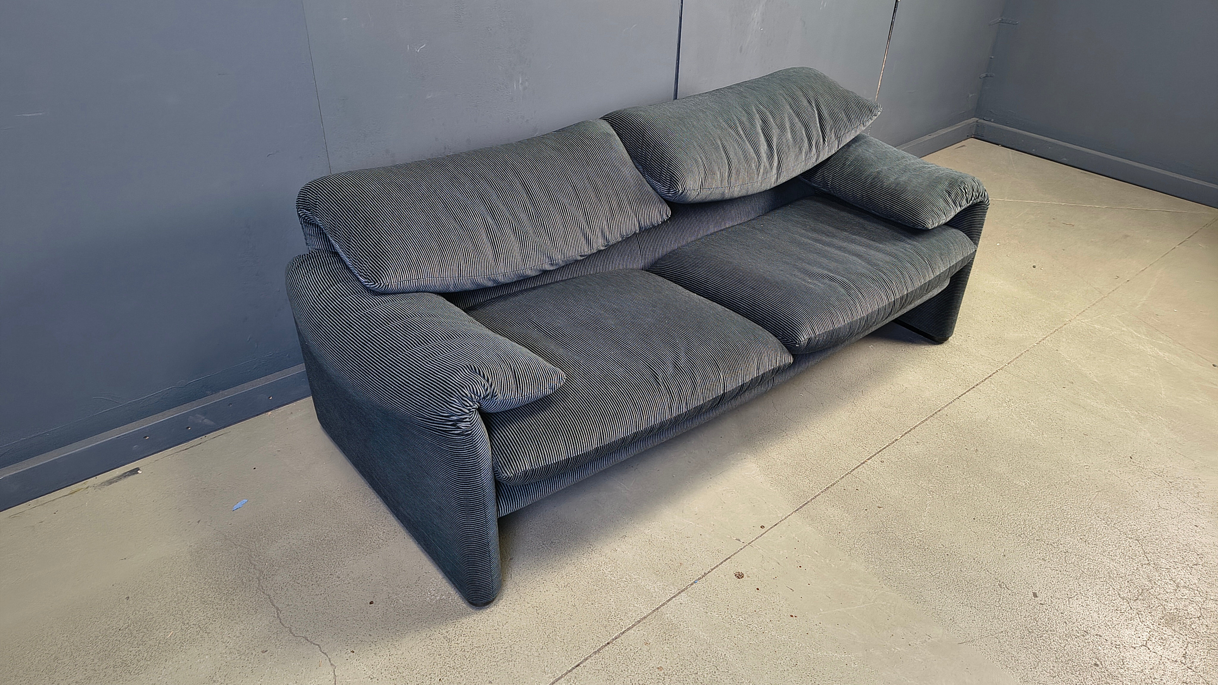 Maralunga sofa by Vico Magistretti for Cassina, 1970s