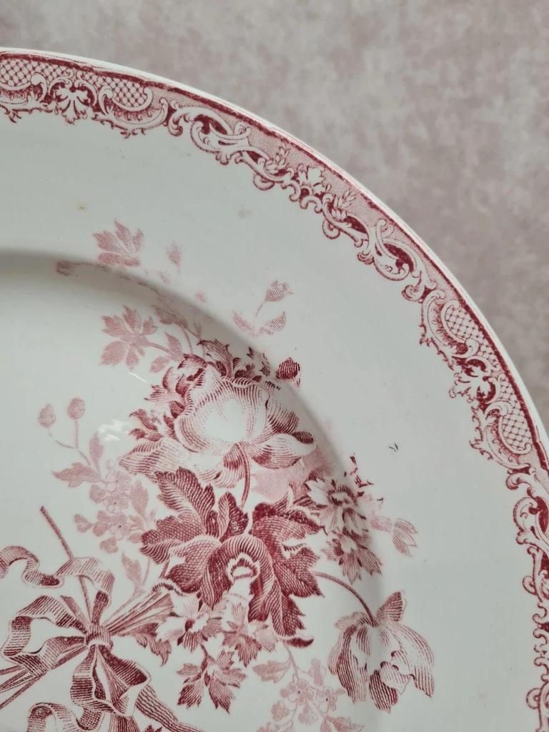 Round vintage plate Sarreguemines Fontanges red – Old ironstone