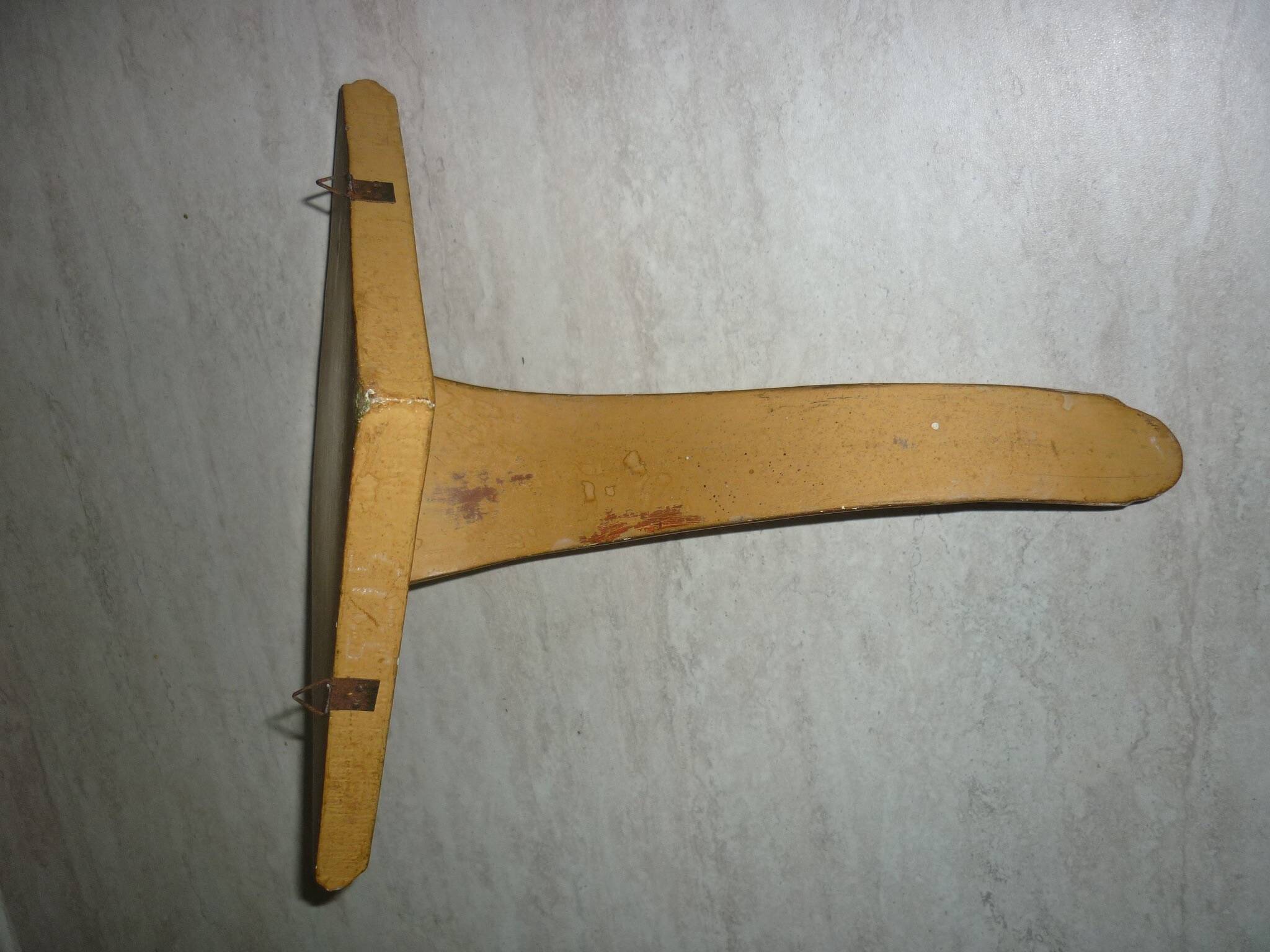 Golden wood corner console shelf