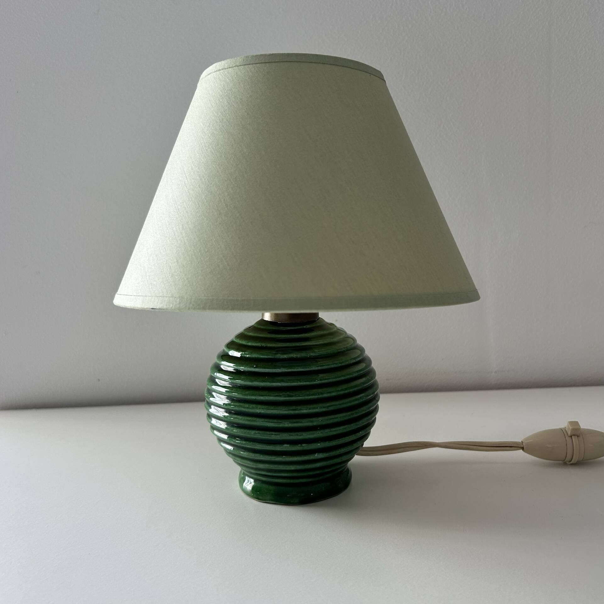 Emerald green ceramic ball lamp