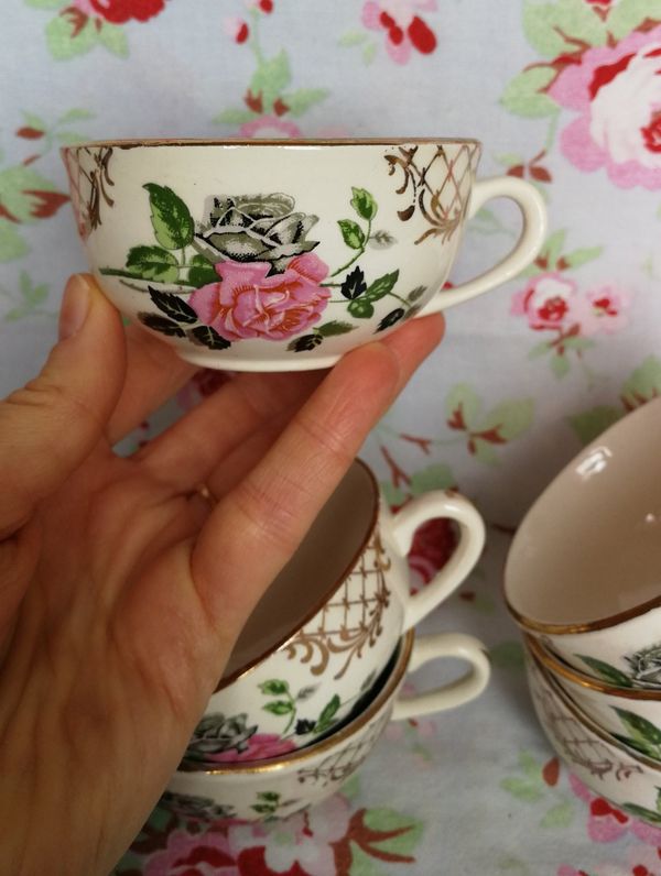 6 tasses anciennes Sarreguemines