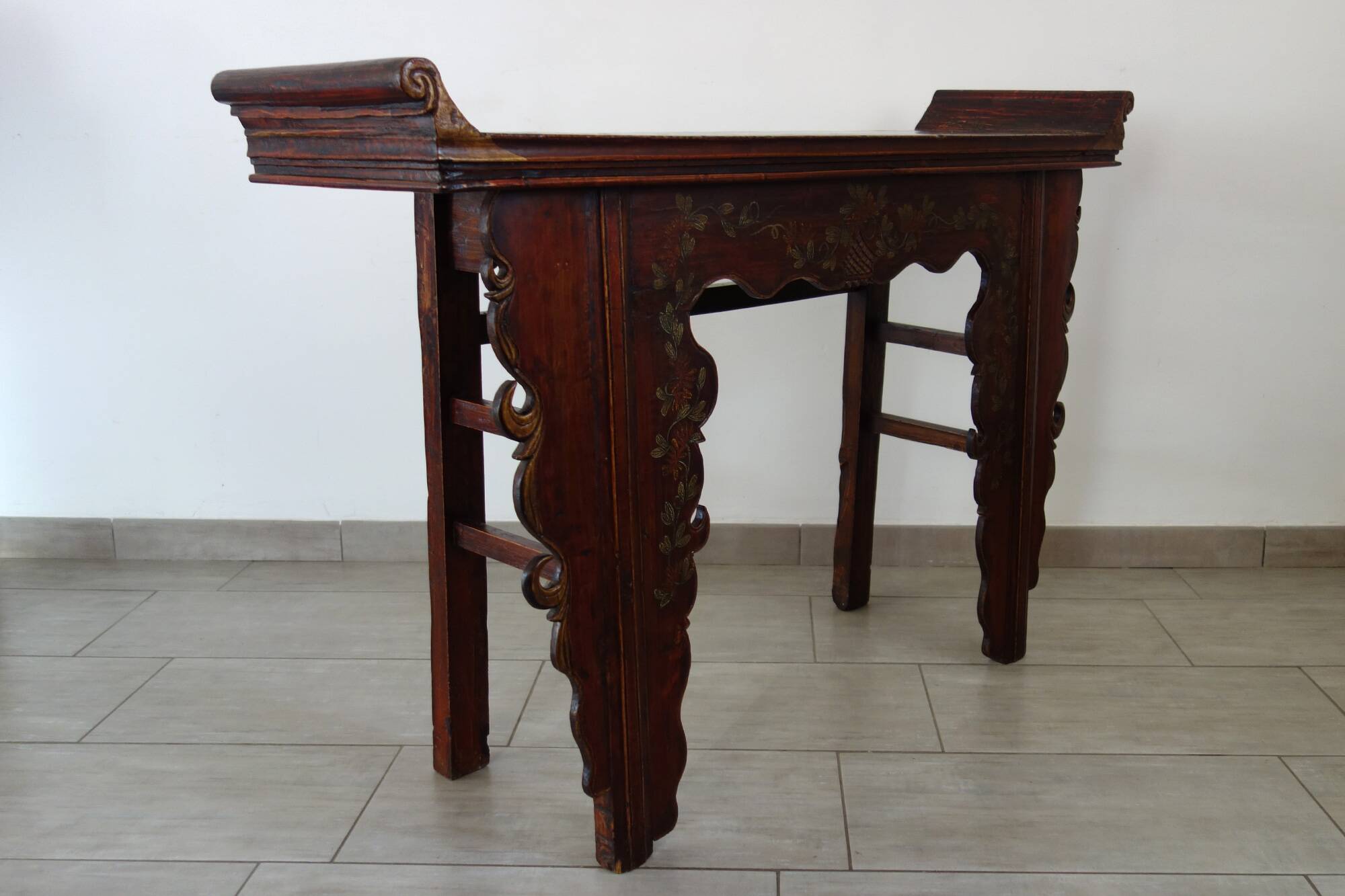 Antique altar console decorated, China early 20th century