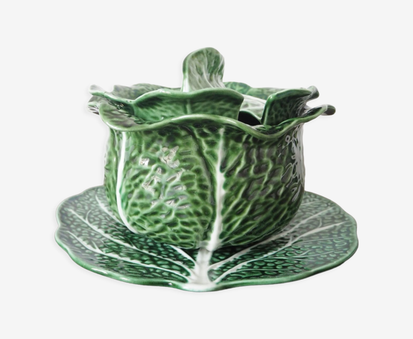 Souptureen and dish in cabbage slip