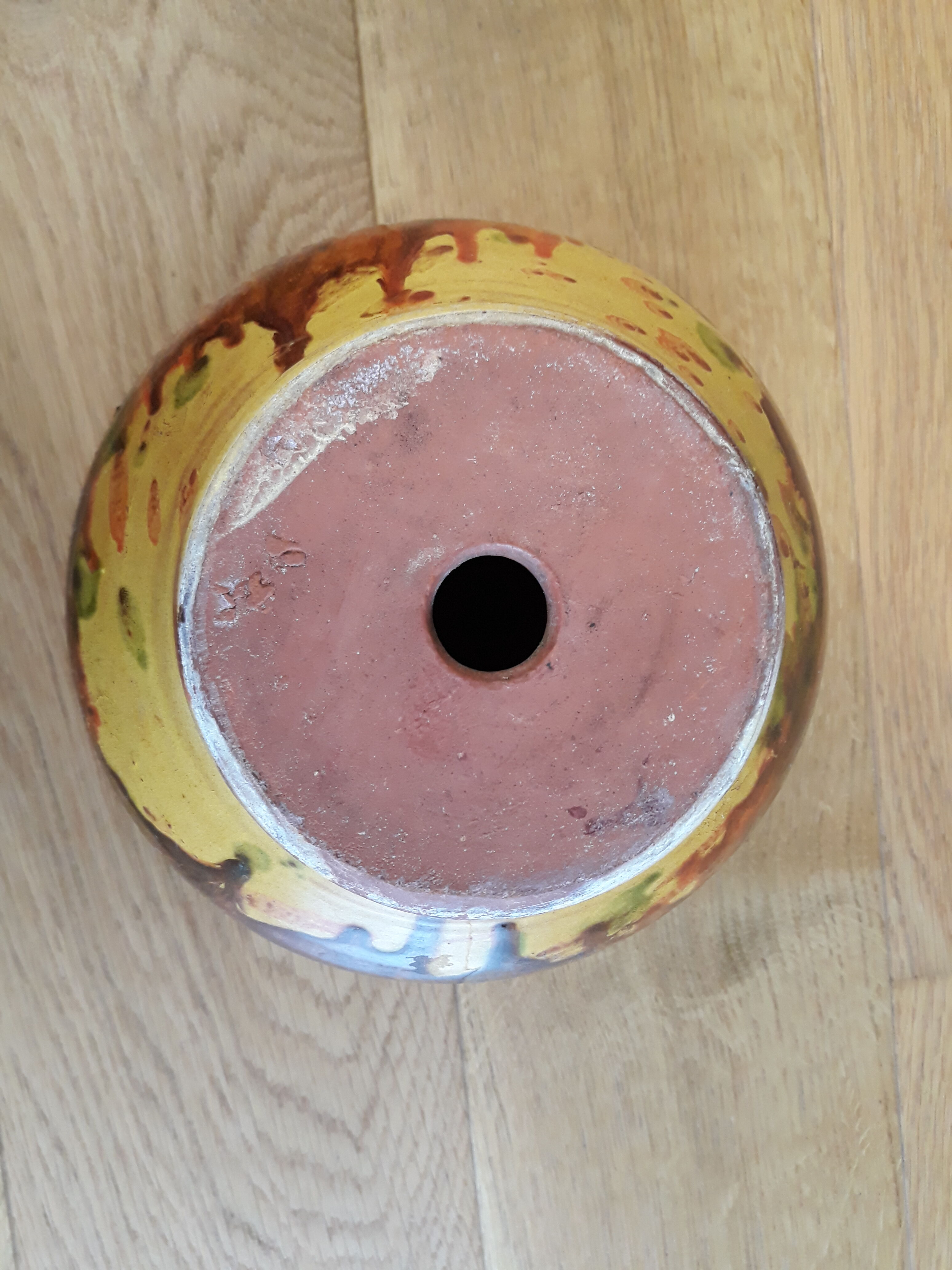 Flower pot planter with indoor plants