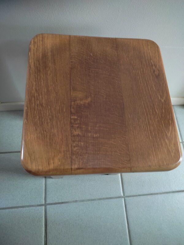 Varnished solid wood stool dp 1022701