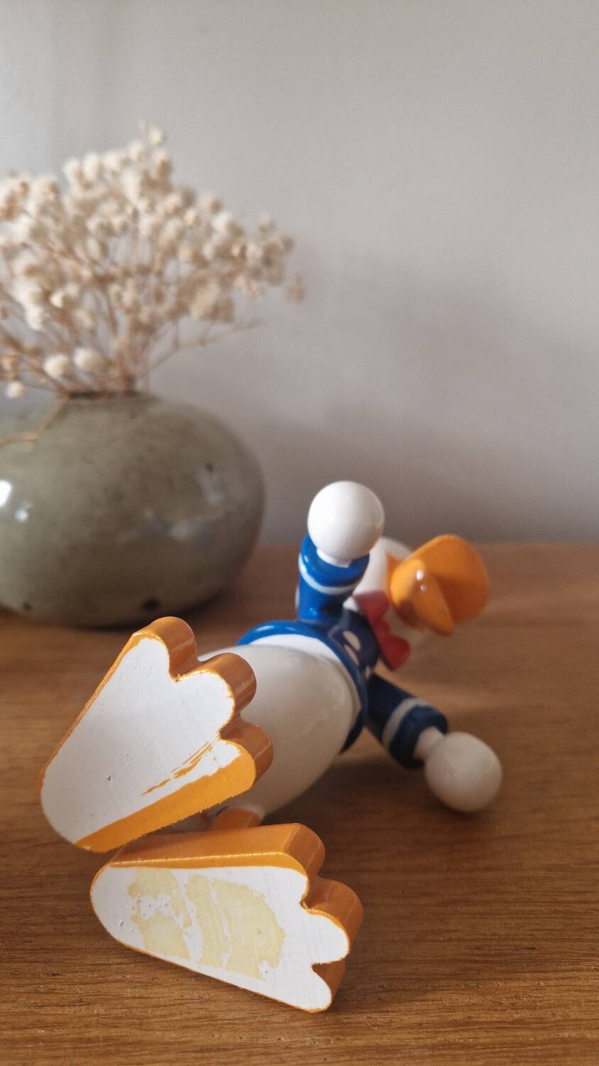 Donald figurine disney