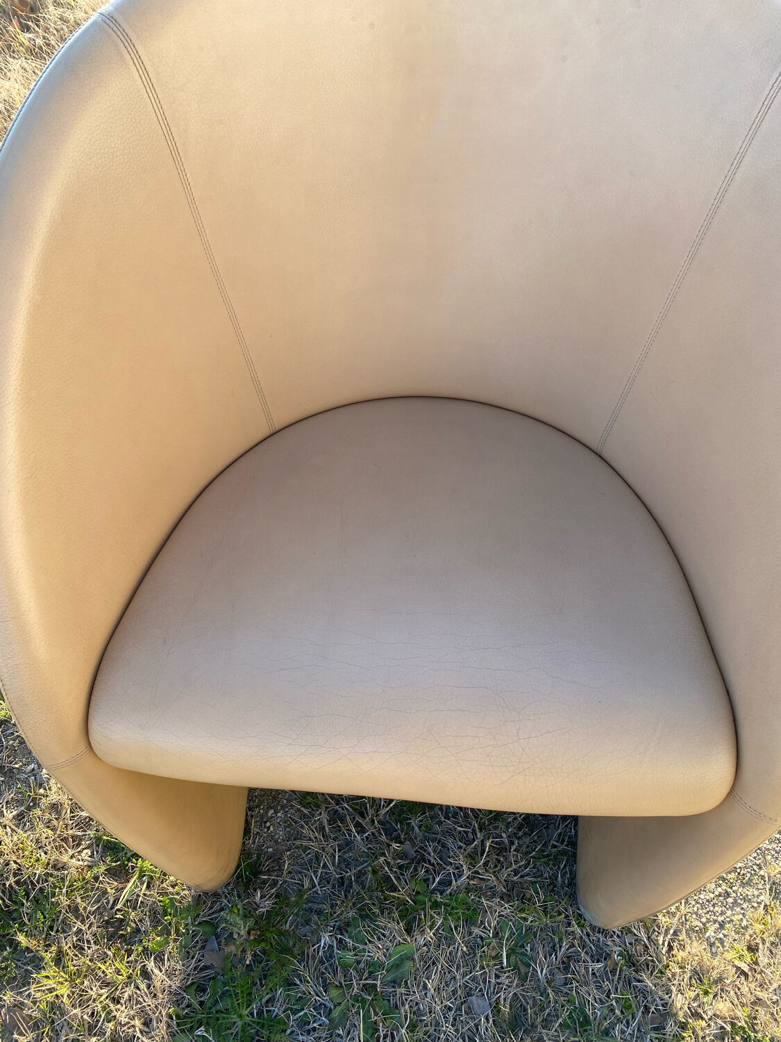 Leather armchair poltrona frau intervista