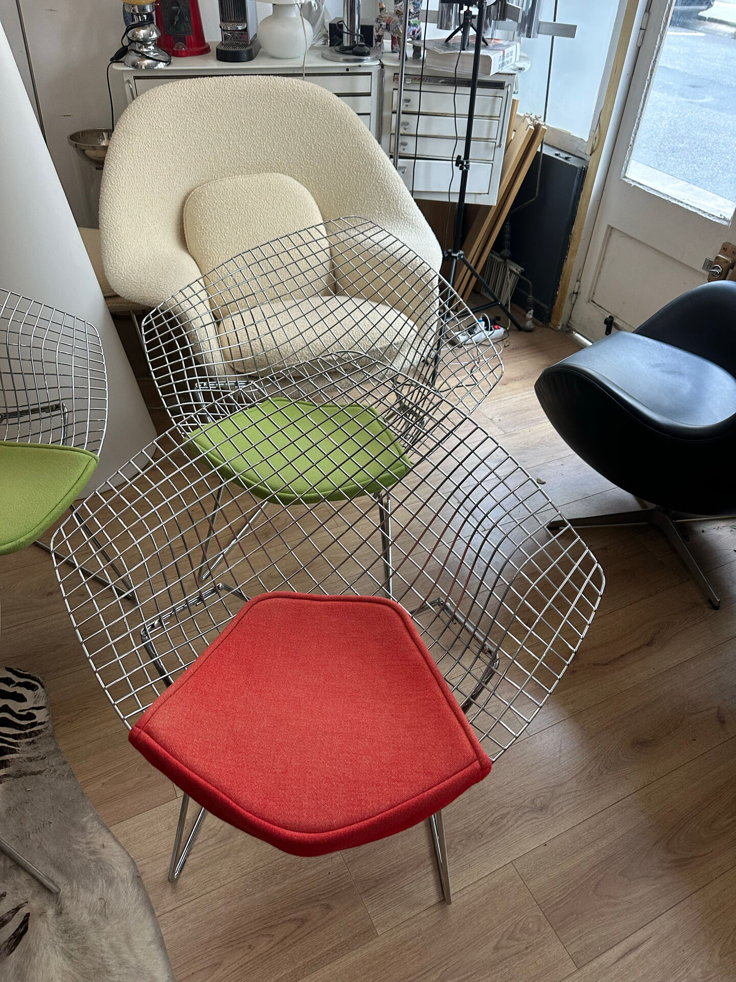 Fauteuil Diamond rouge H. Bertoïa édition Knoll contemporaine