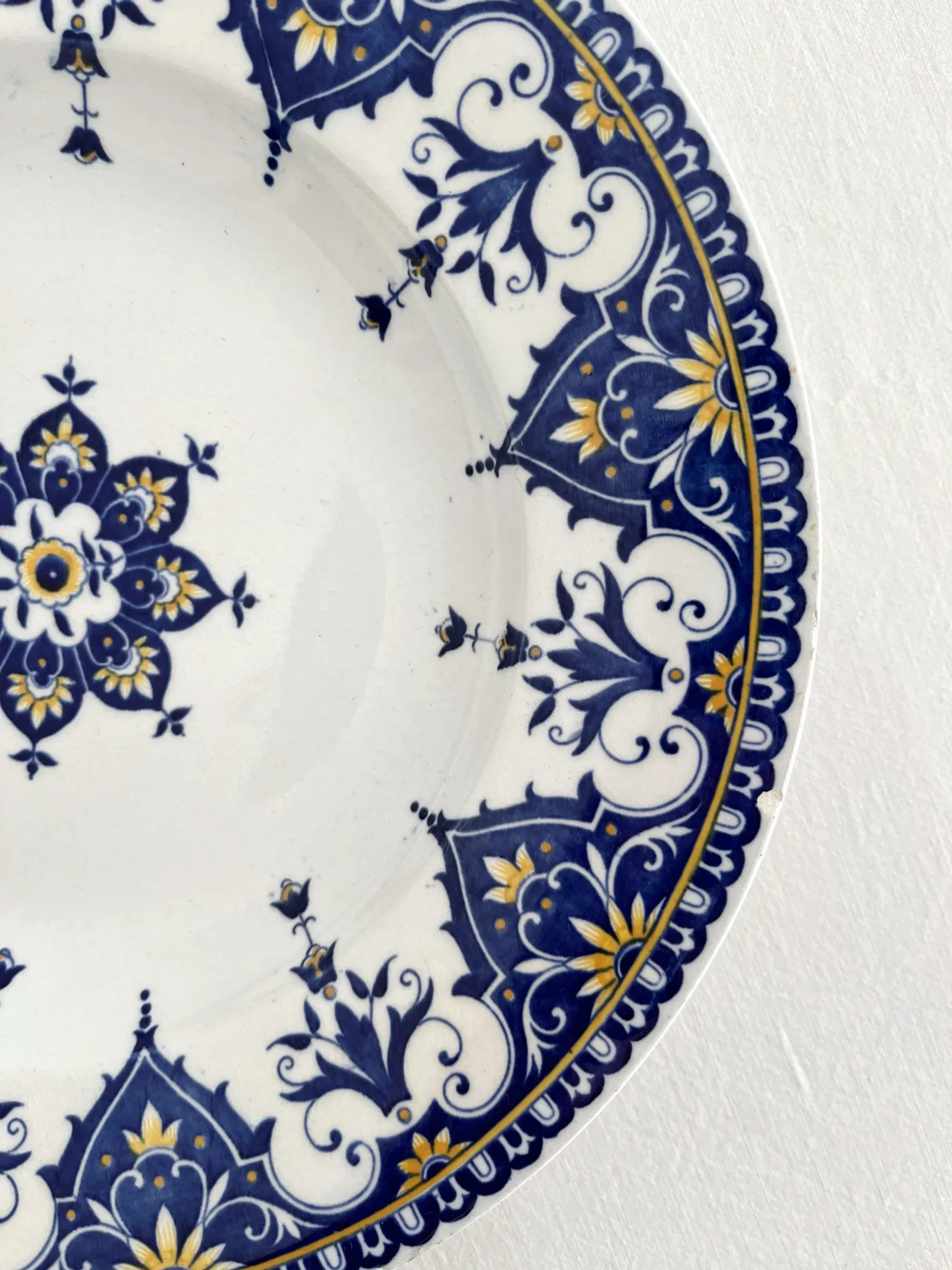 Shallow dish ironstone "Cluny" Sarreguemines