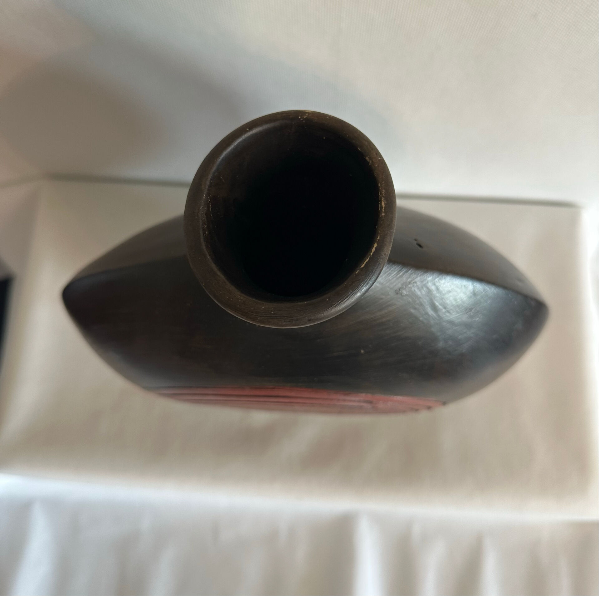 Decorative vase in carved gilded wood