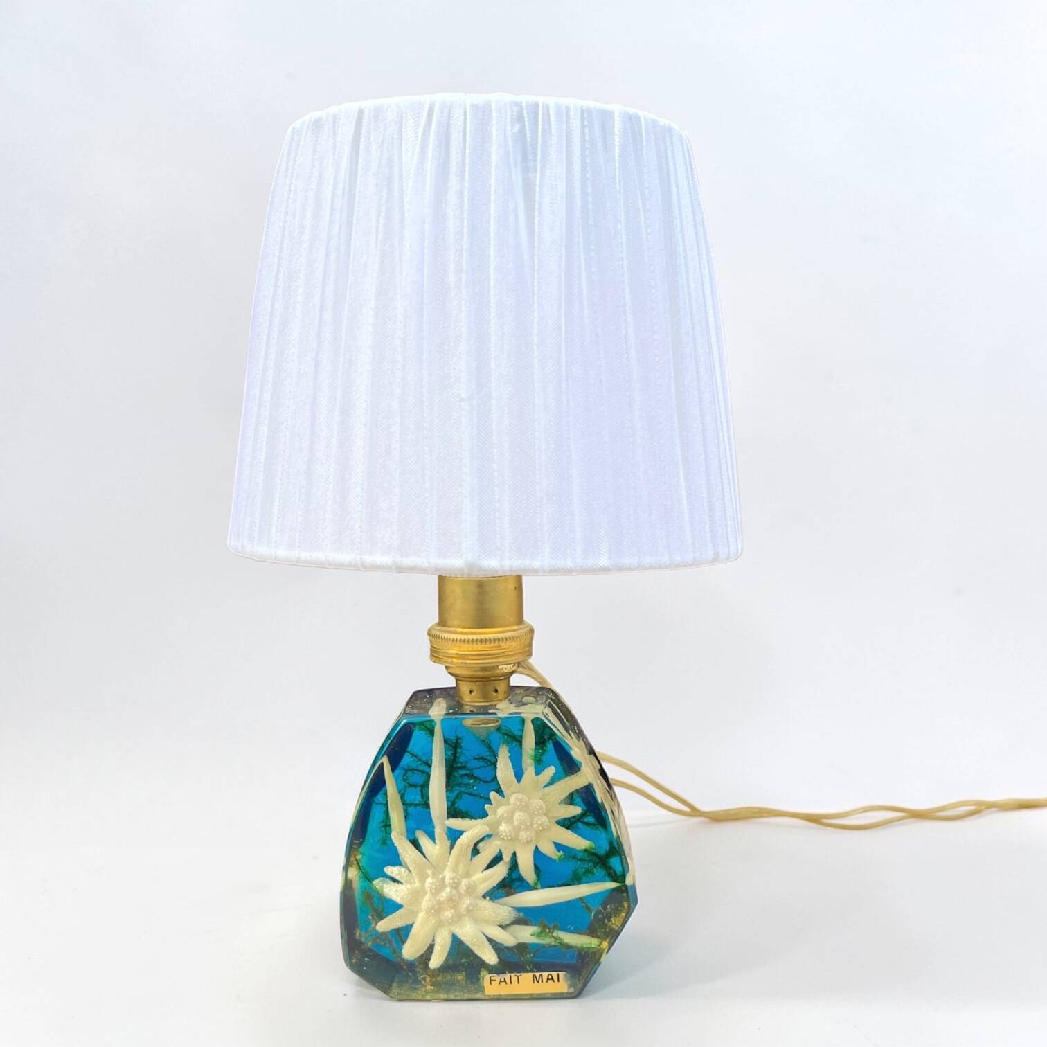 Lampe en résine inclusion de fleurs Edelweiss, 1960