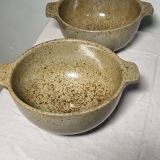 Set of 2 stoneware bowls
