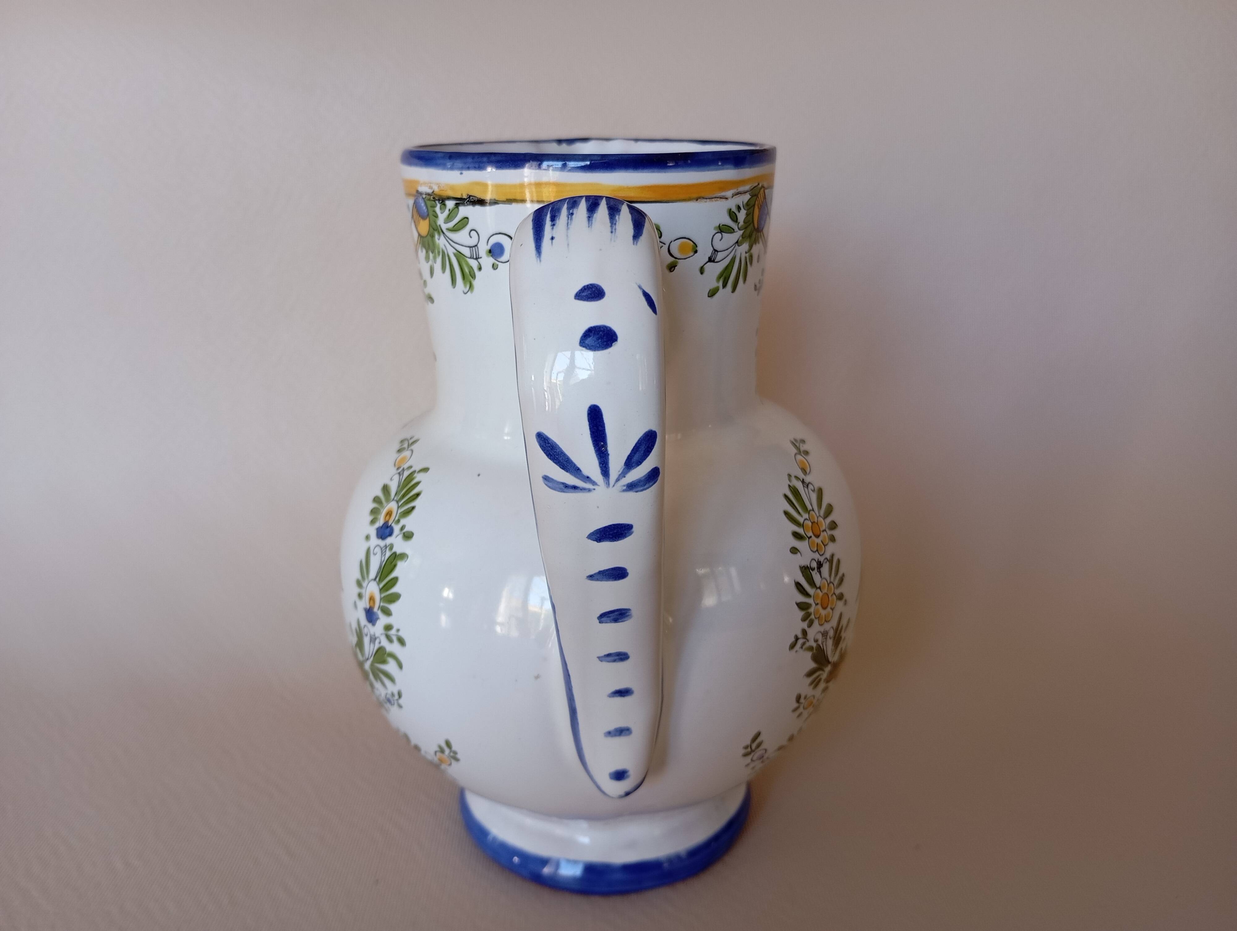 Angoulême earthenware pitcher "Le Renoleau" Moustiers decor