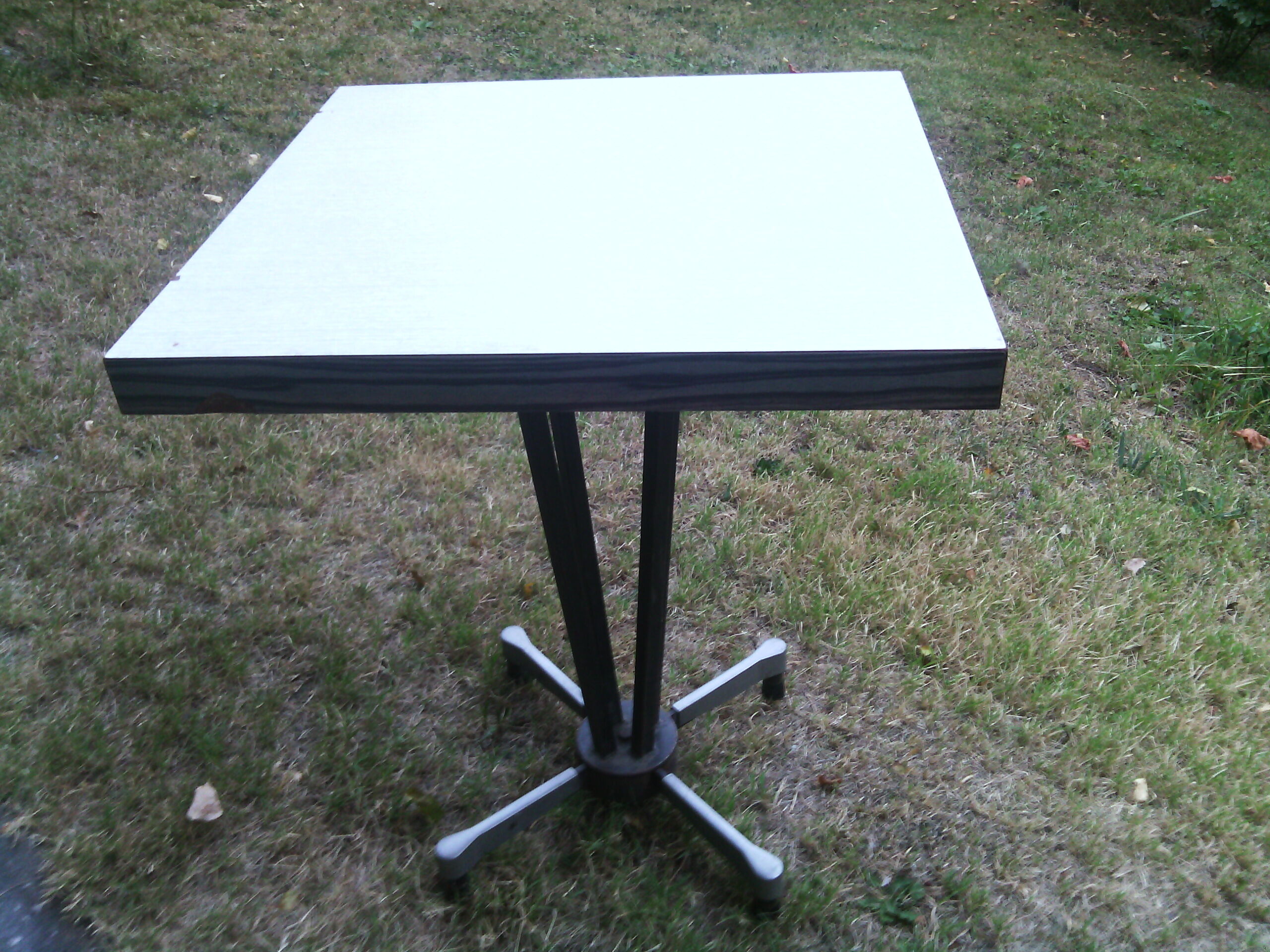 Table formica Bistro