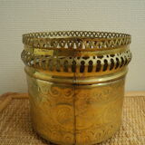 Gold brass pot cache flowers pot