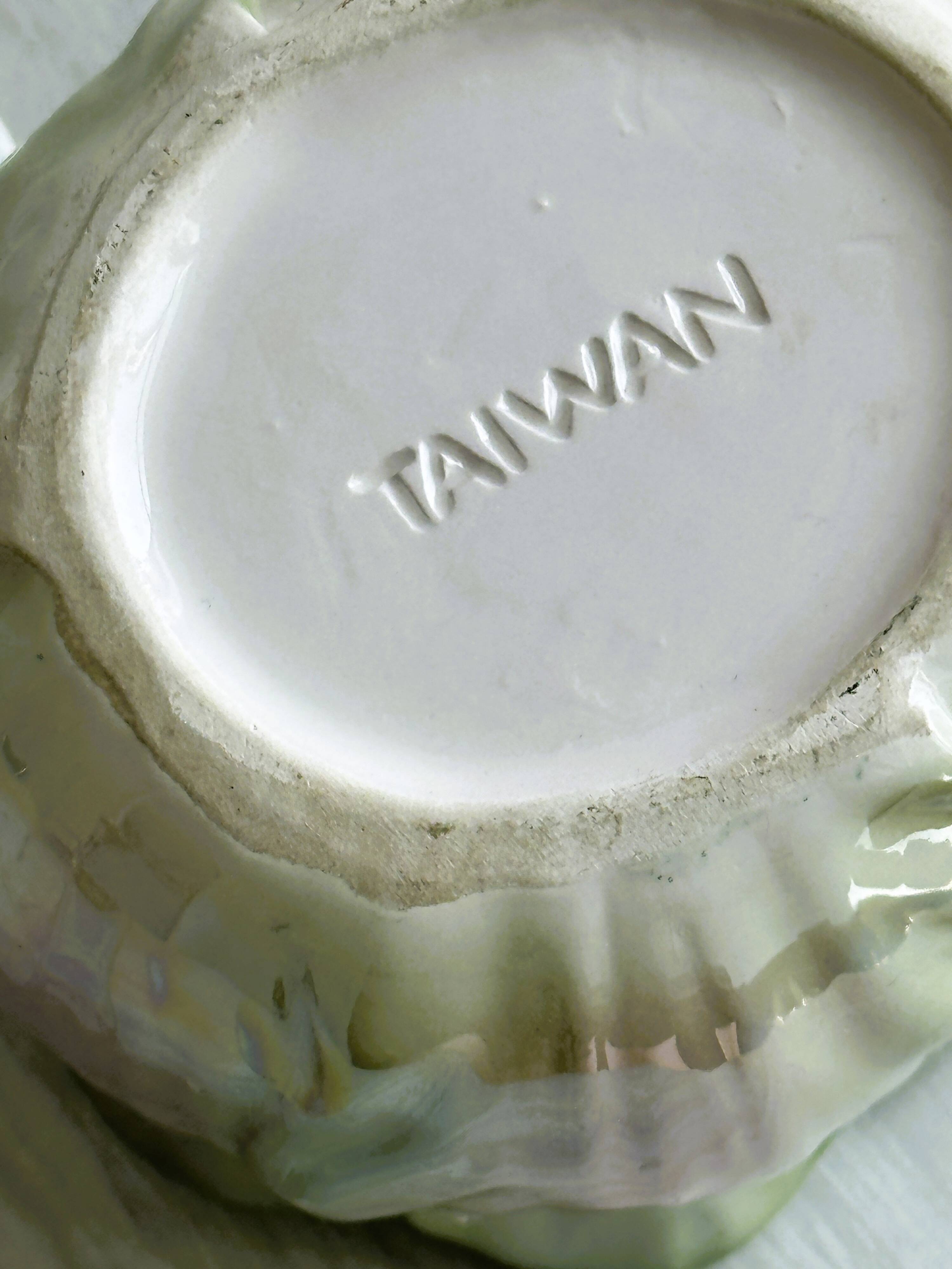 Sugar bowl - cabbage slip condiment pot.