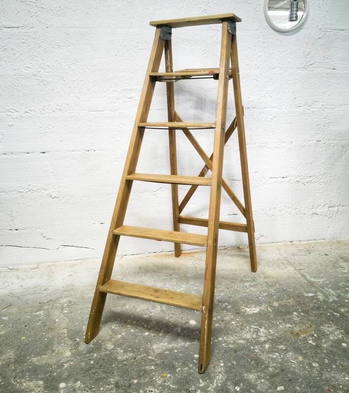 Professional stepladder
