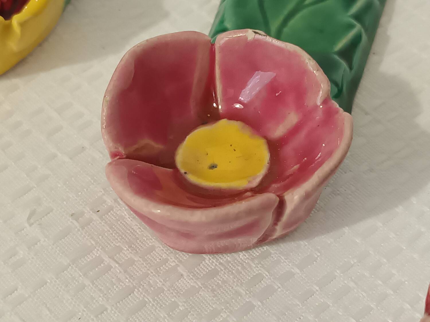 4 vintage signed flower knife rests