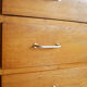 Commode vintage en bois pieds compas