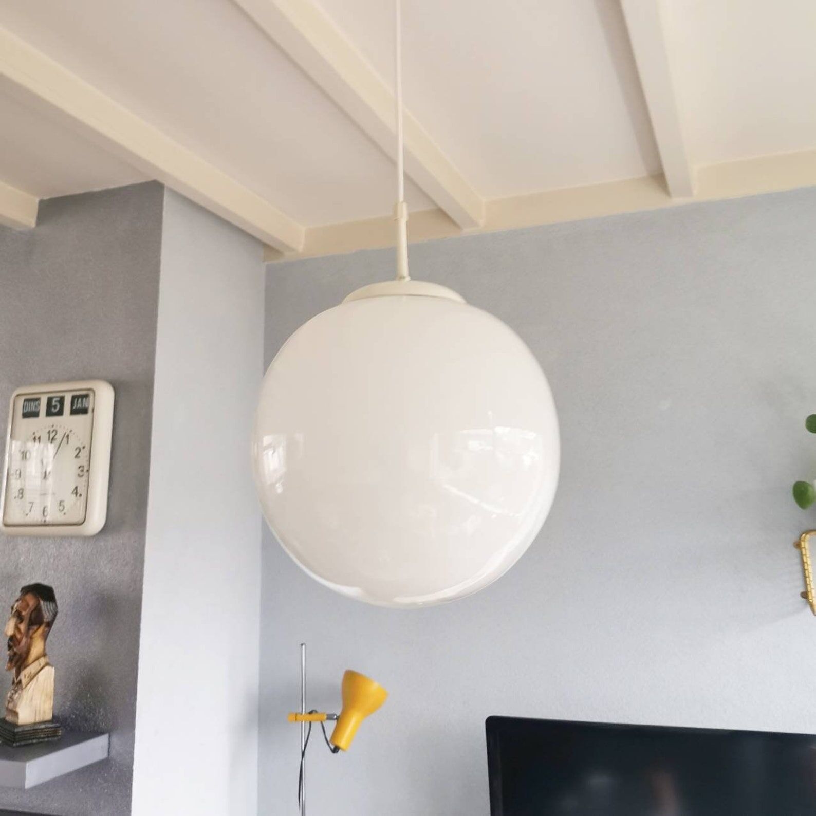 Glass suspension from the mid-century 80s