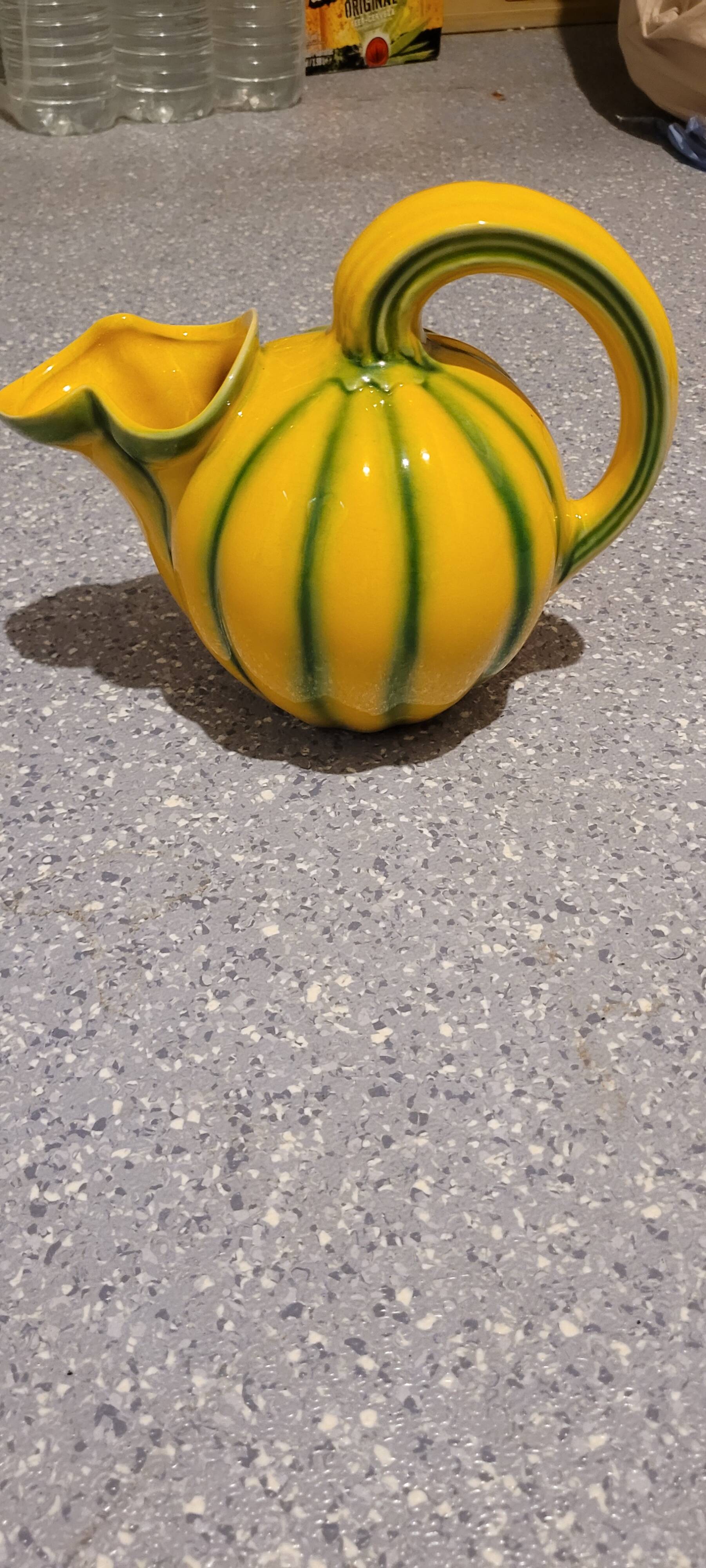 Melon jug in Longchamp barbotine