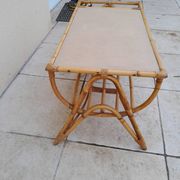 Table basse en rotin porte revue vintage