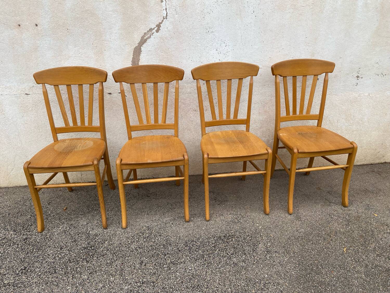 Set of 4 contemporary bistro style chairs