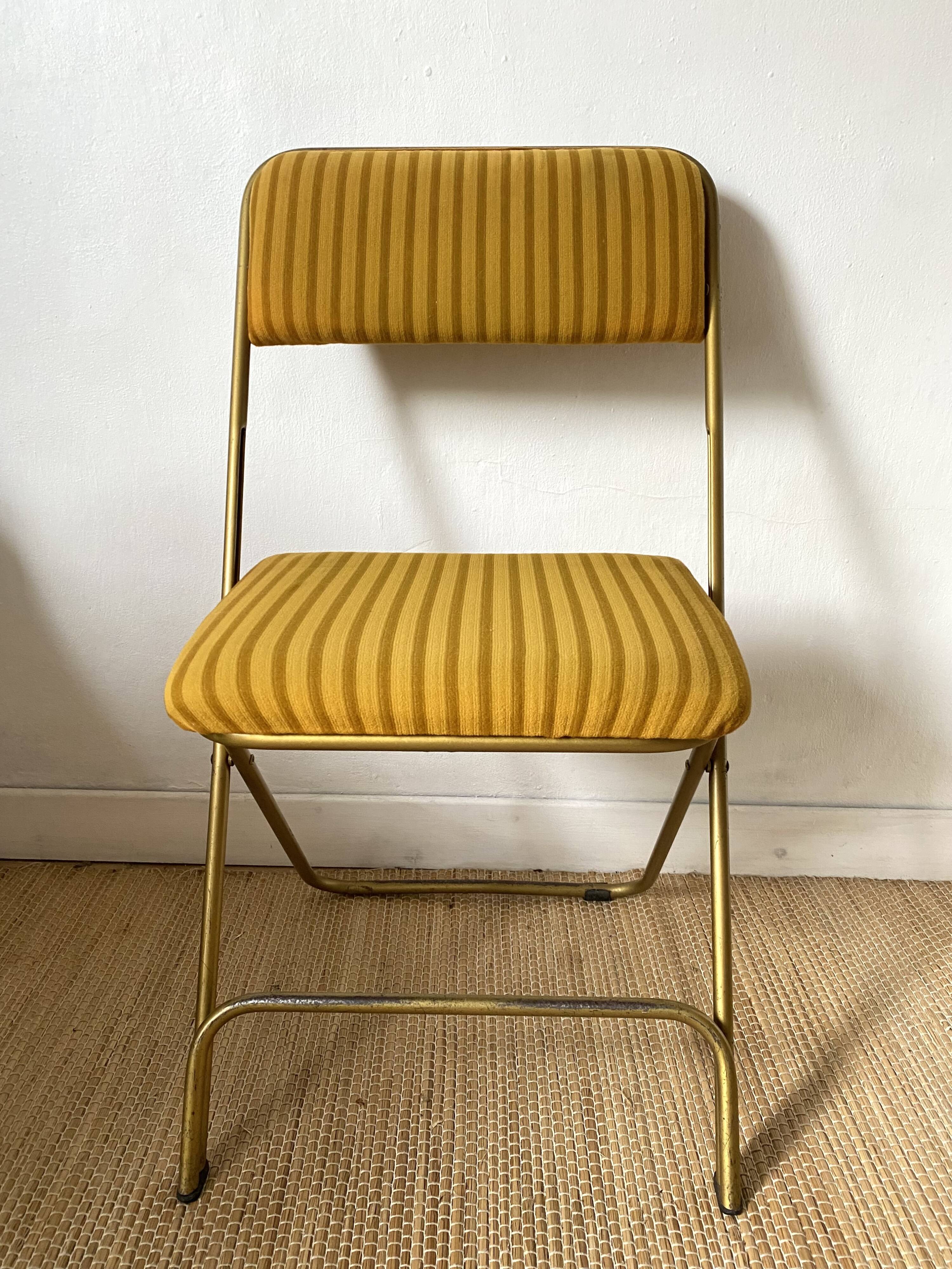Lafuma folding chairs in velvet and gold metal