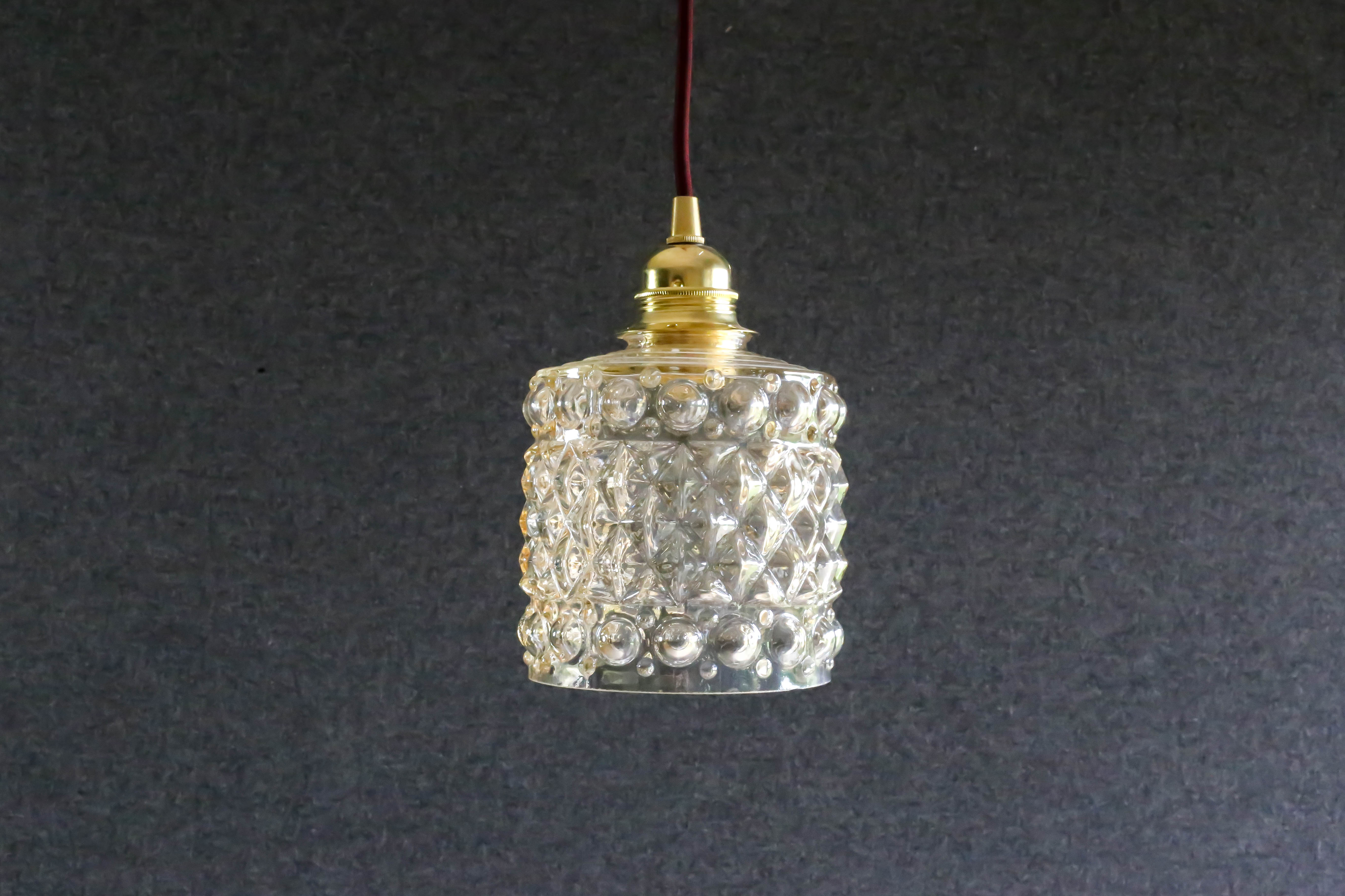 suspension of the 50s in engraved glass