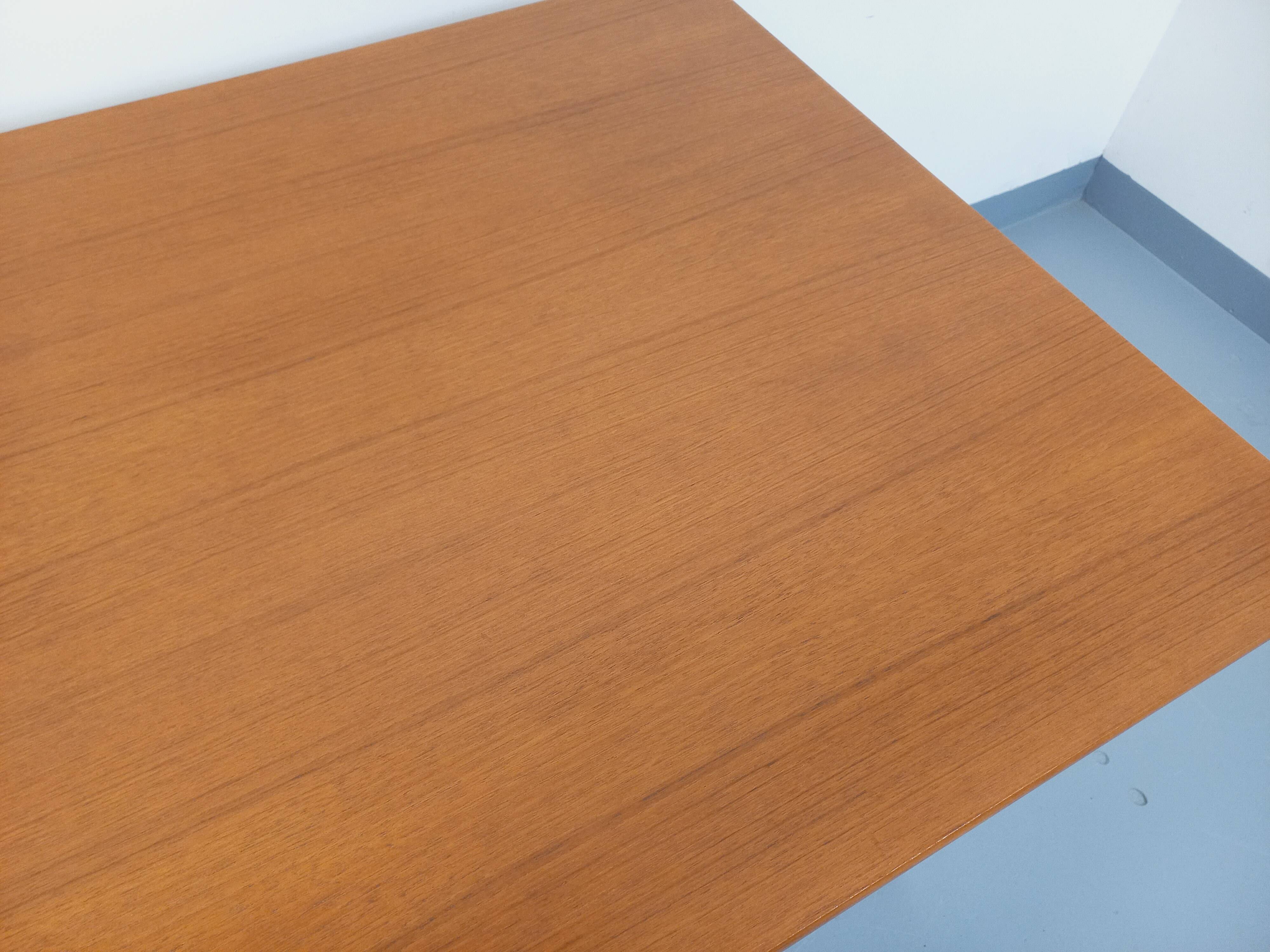 Table à manger rectangulaire style scandinave vintage des années 50 60 teck