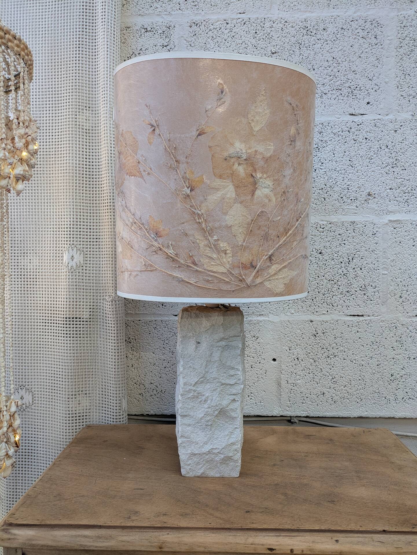 Grande lampe en pierre
