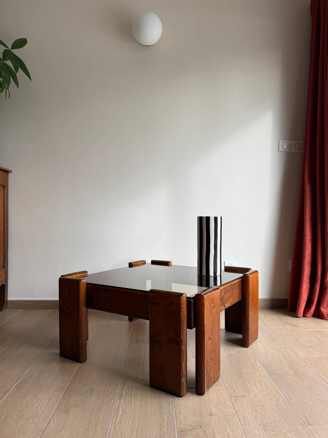 Square coffee table in solid wood and smoked glass – 70s