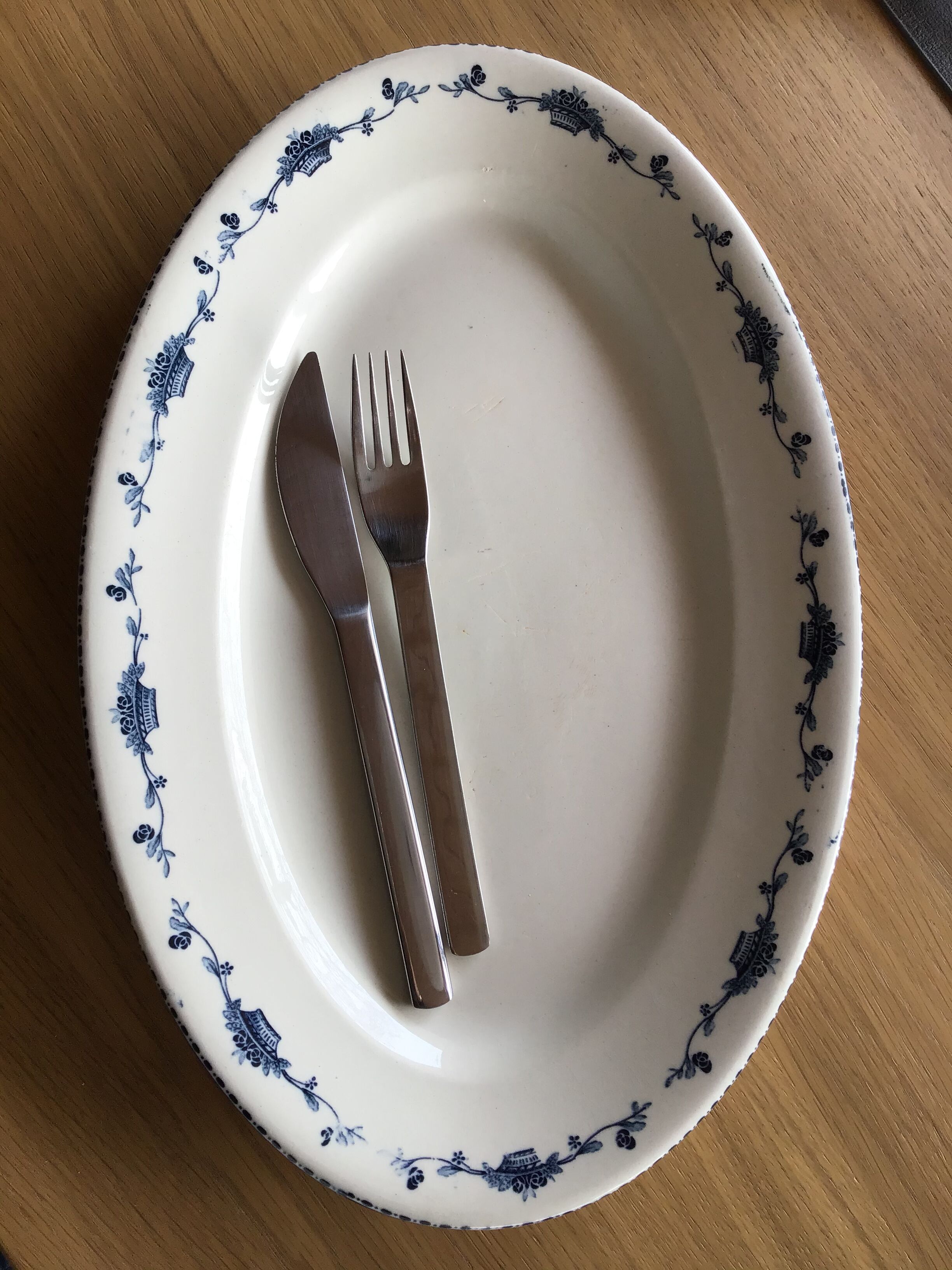 Plat oval Terre de Fer Salins