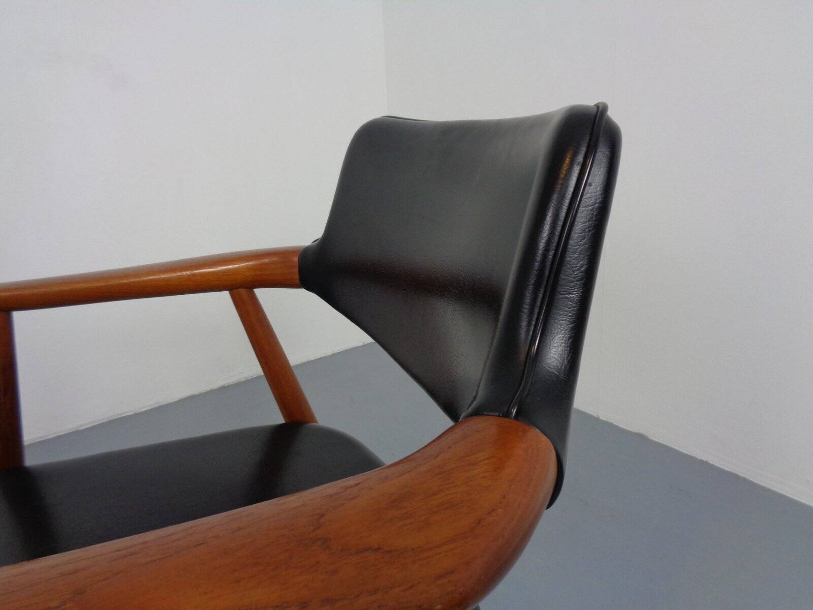 Danish Teak Gm11 Armchair by Svend Aage Eriksen of Glostrup, Denmark, 1960s