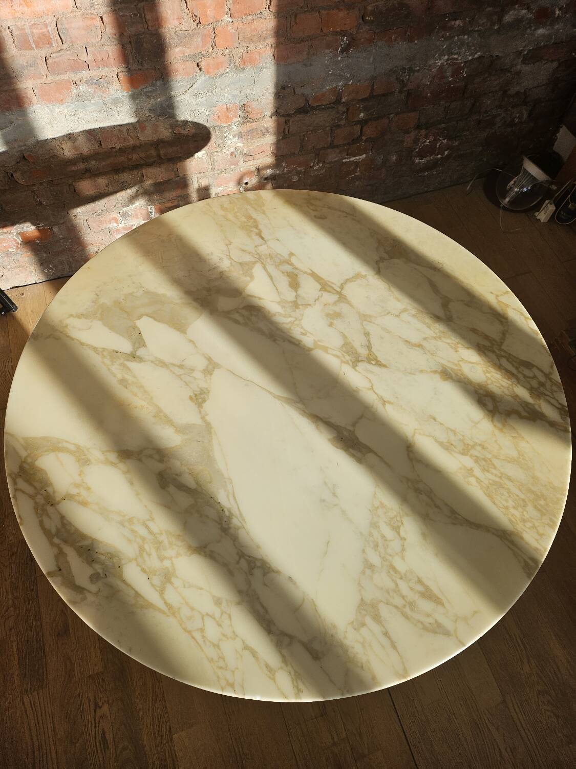 Table Eero by Knoll 1970