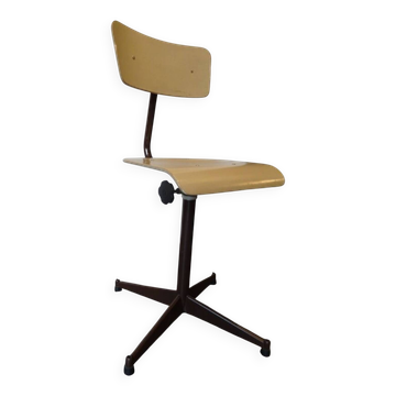 Chaise d atelier