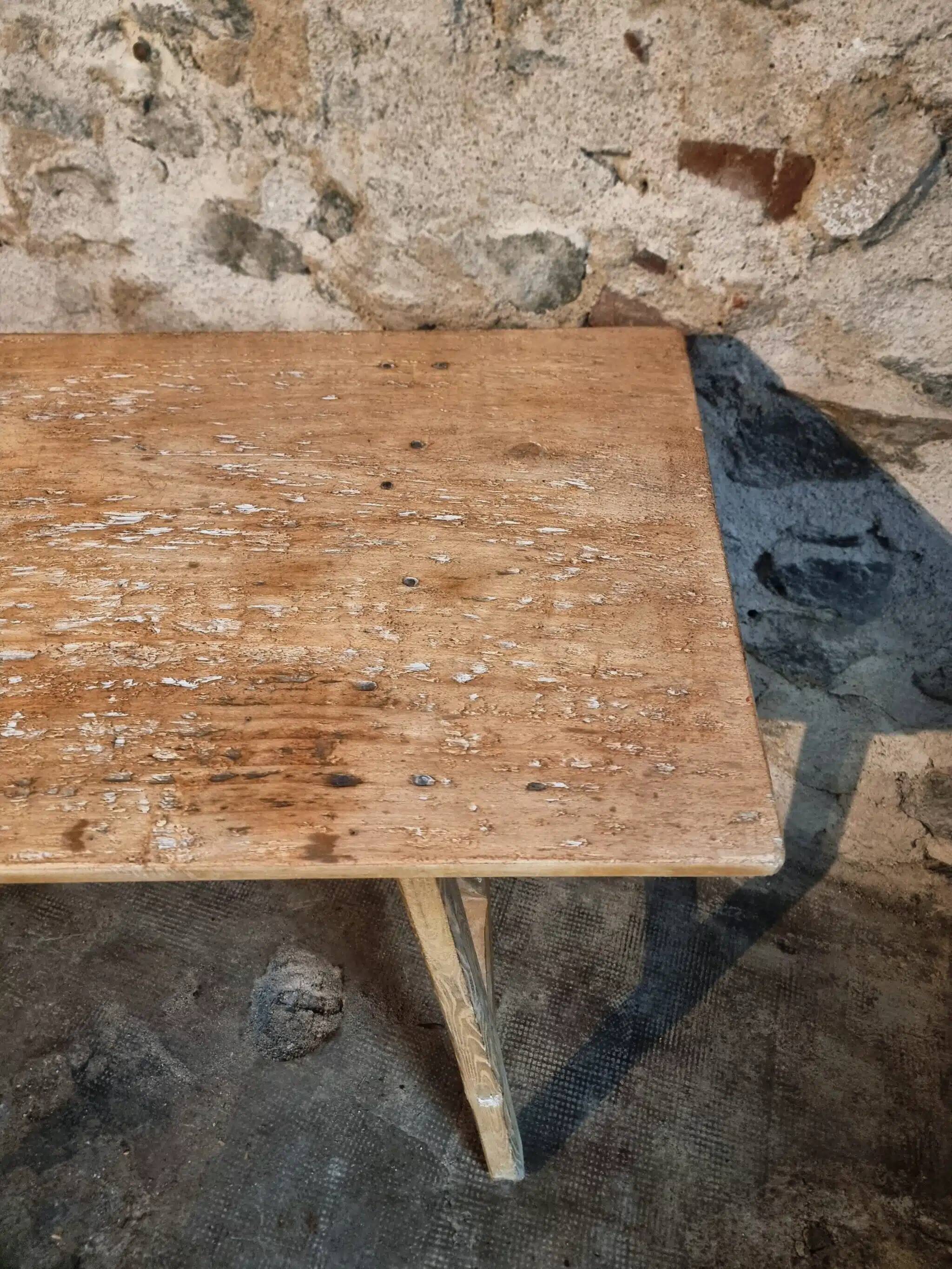 Table de toilette ou bureau d'écriture français ancien en châtaignier et peuplier, vers 1900