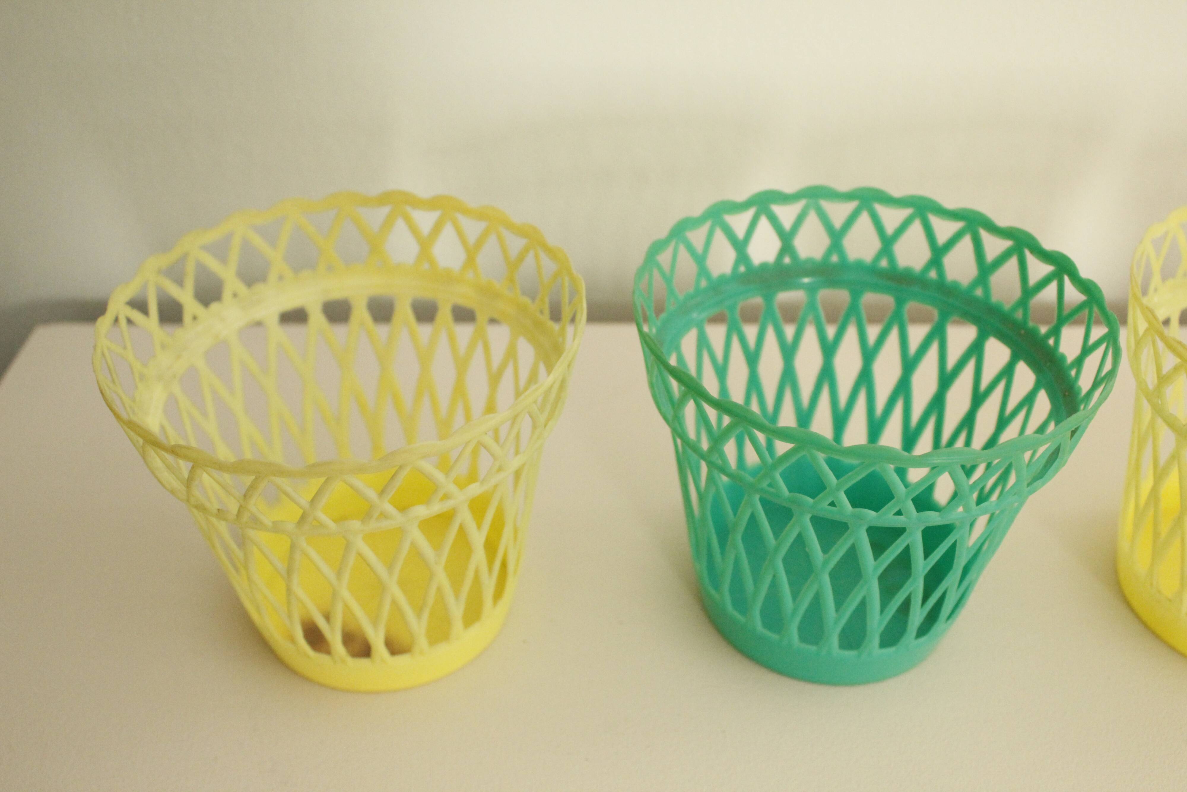 Set of 4 vintage plastic pot covers - model "SYLA"