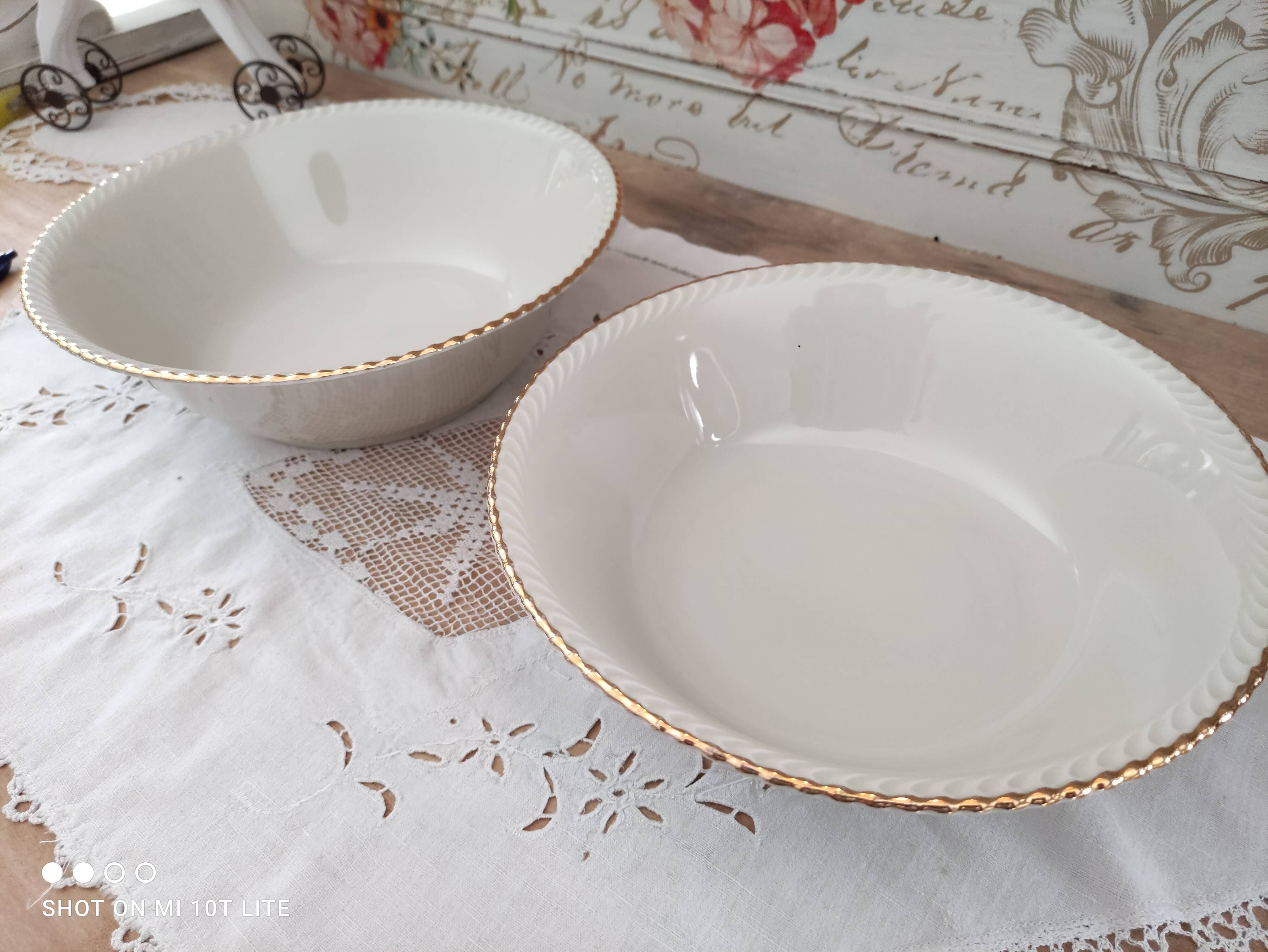 Set of 2 pull-out salad bowls in porcelain Bavaria beige bordered gold model Jutta