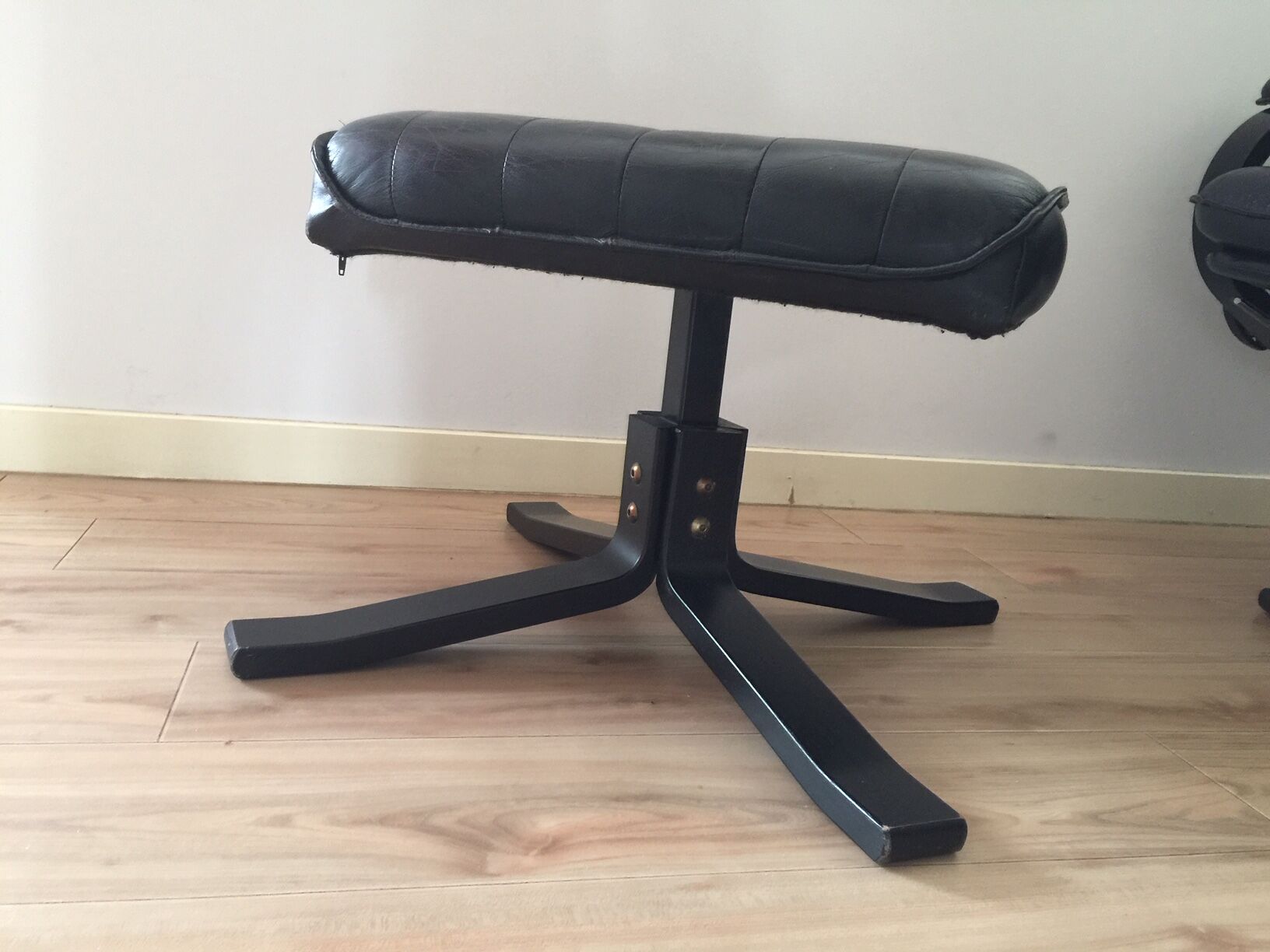 Armchair Scandinavian lounge swivel and tilt and his ottoman Unico 1970 Denmark