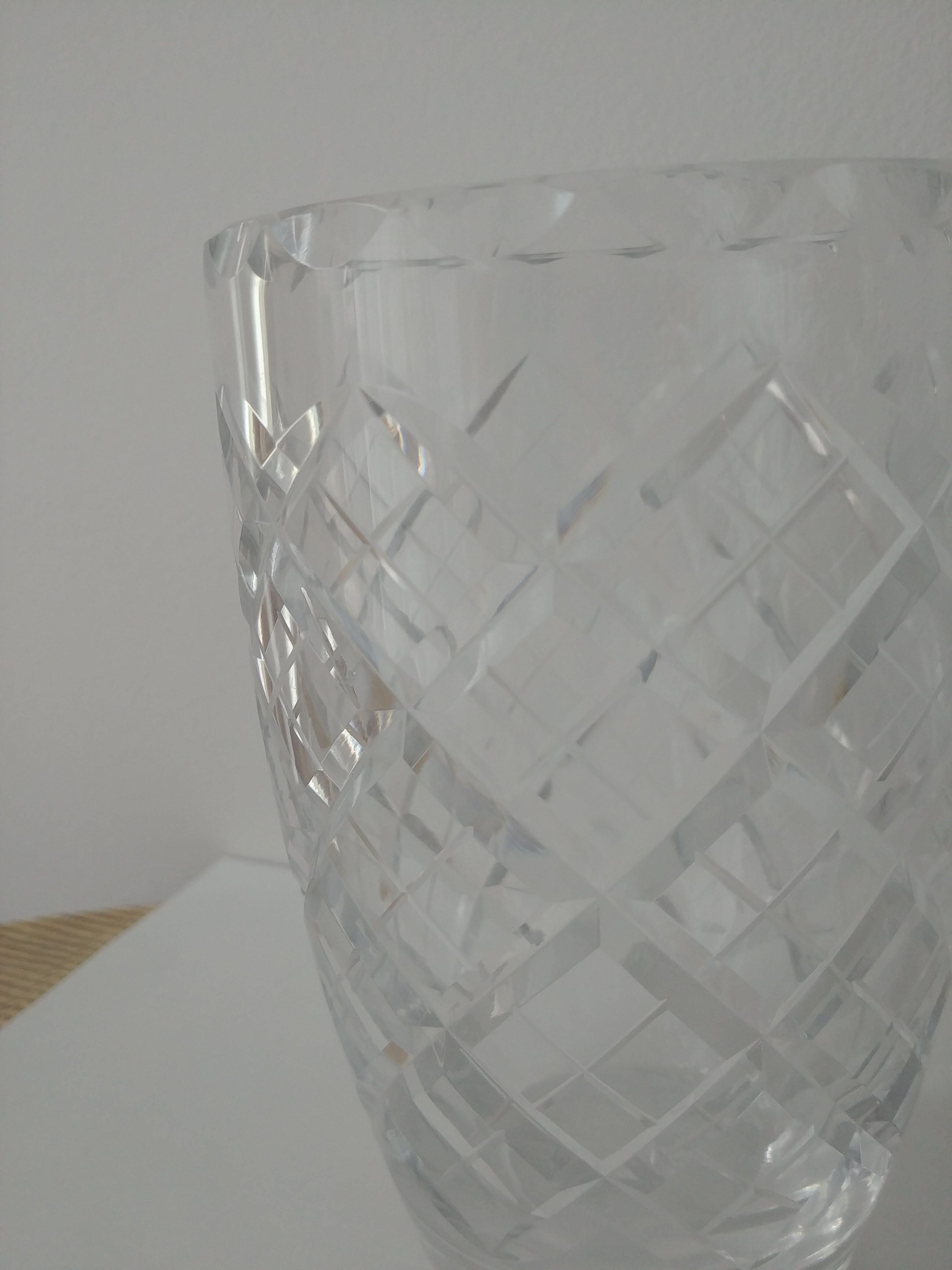 Glass vase