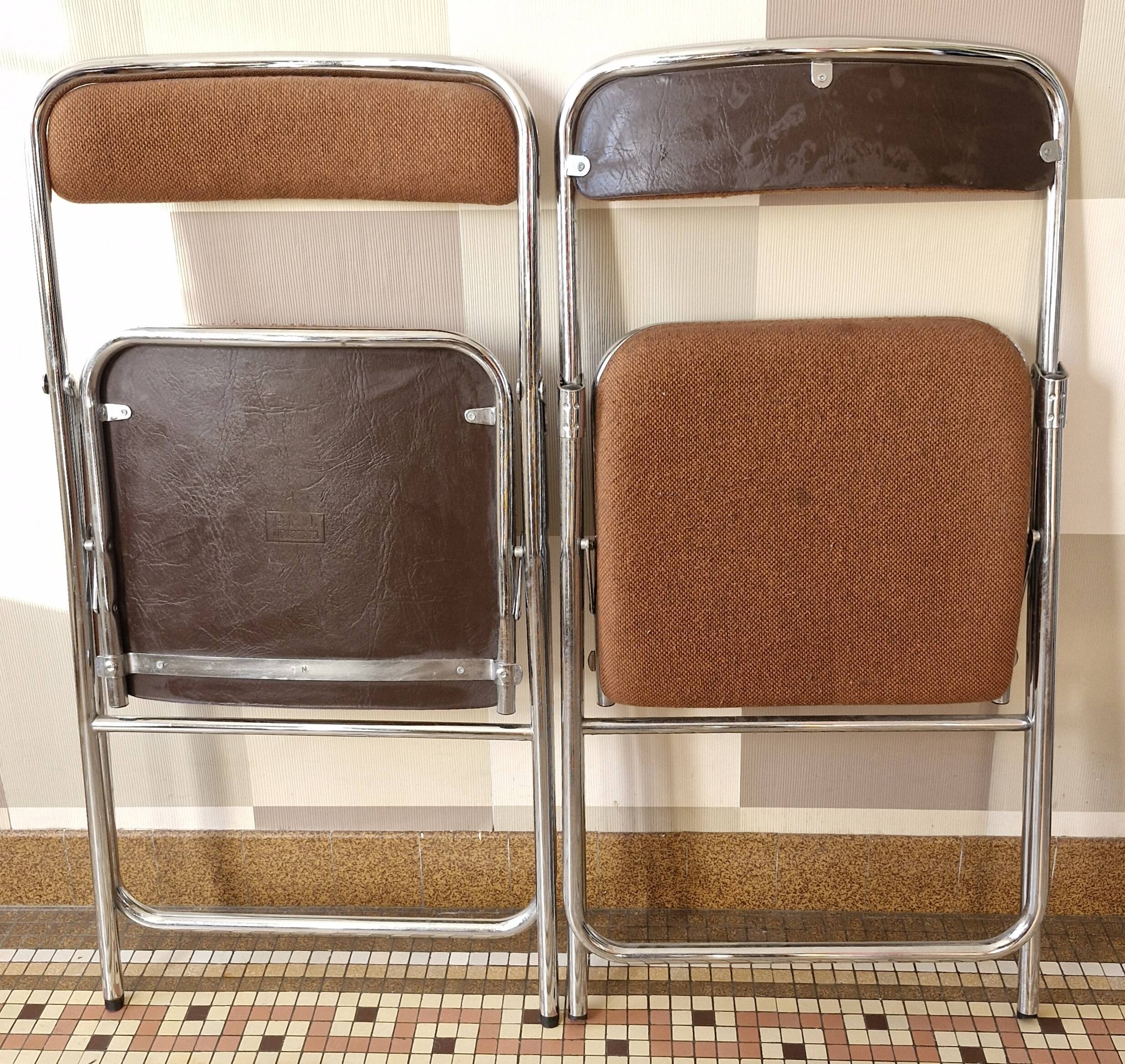 Pair of vintage 70s folding chairs